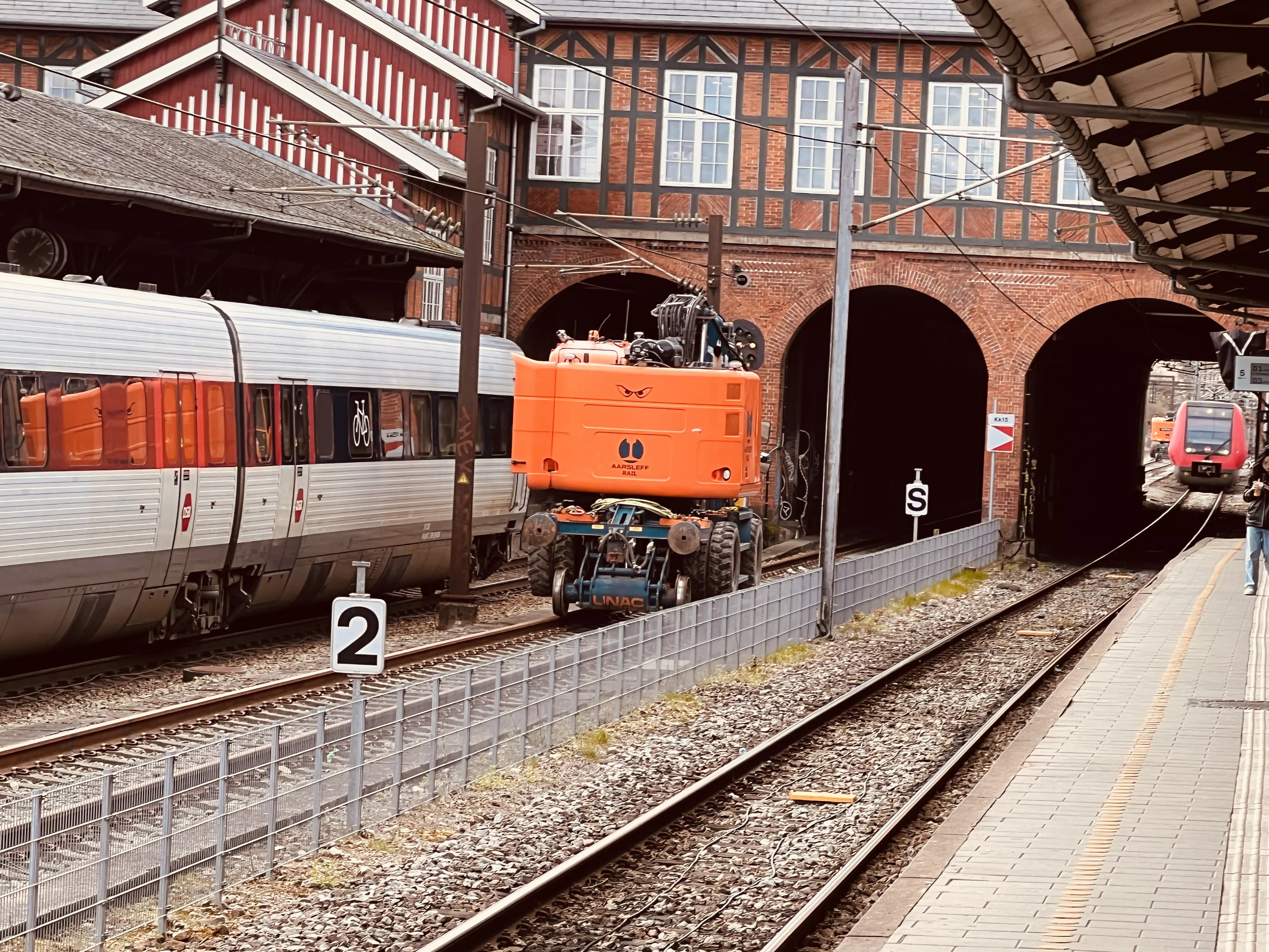 Billede af tog ud for Østerport Station. Billede af tog ud for Østerport Station.