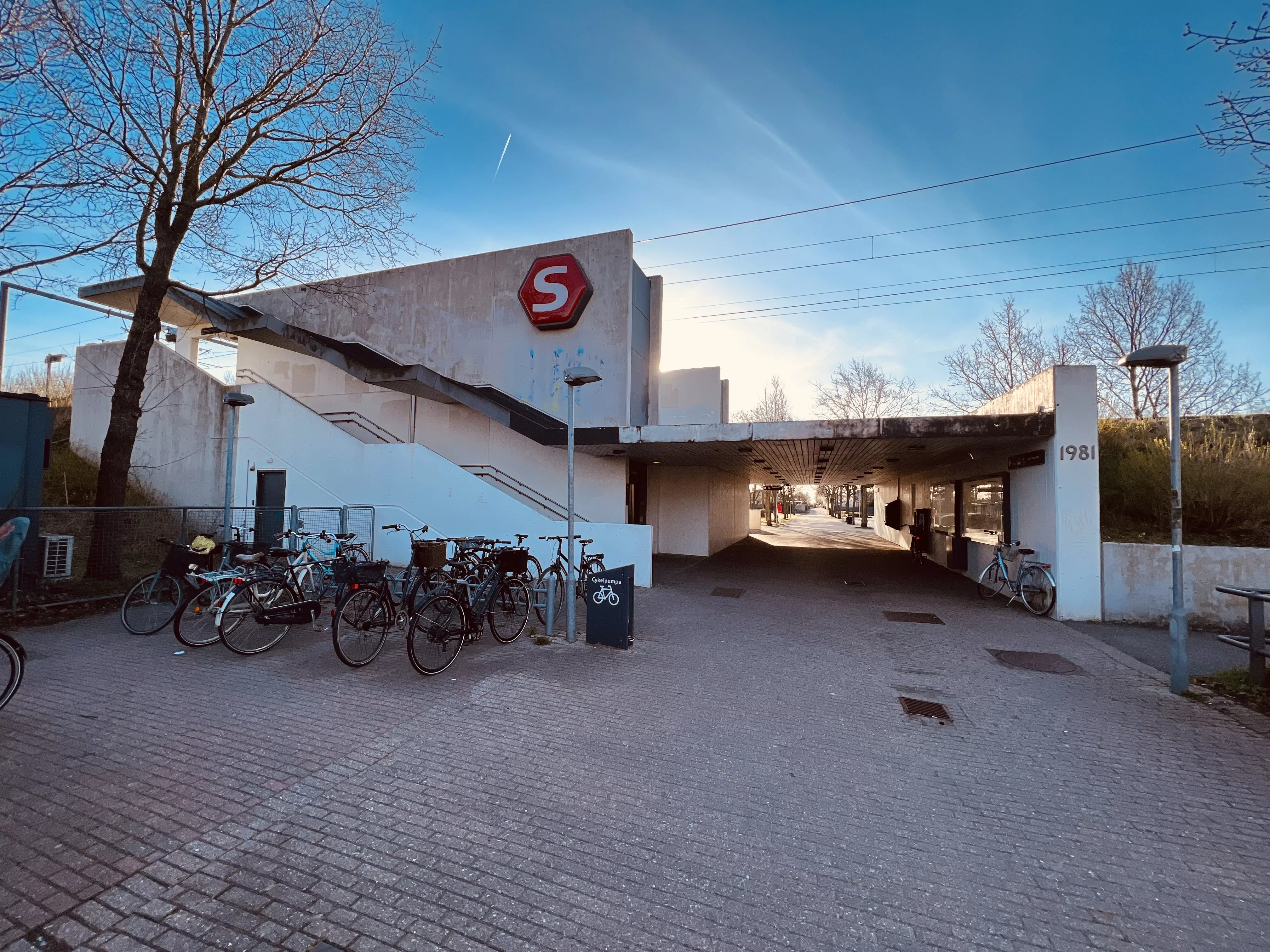 Billede af Jersie S-togstrinbræt. Billede af Jersie S-togstrinbræt.