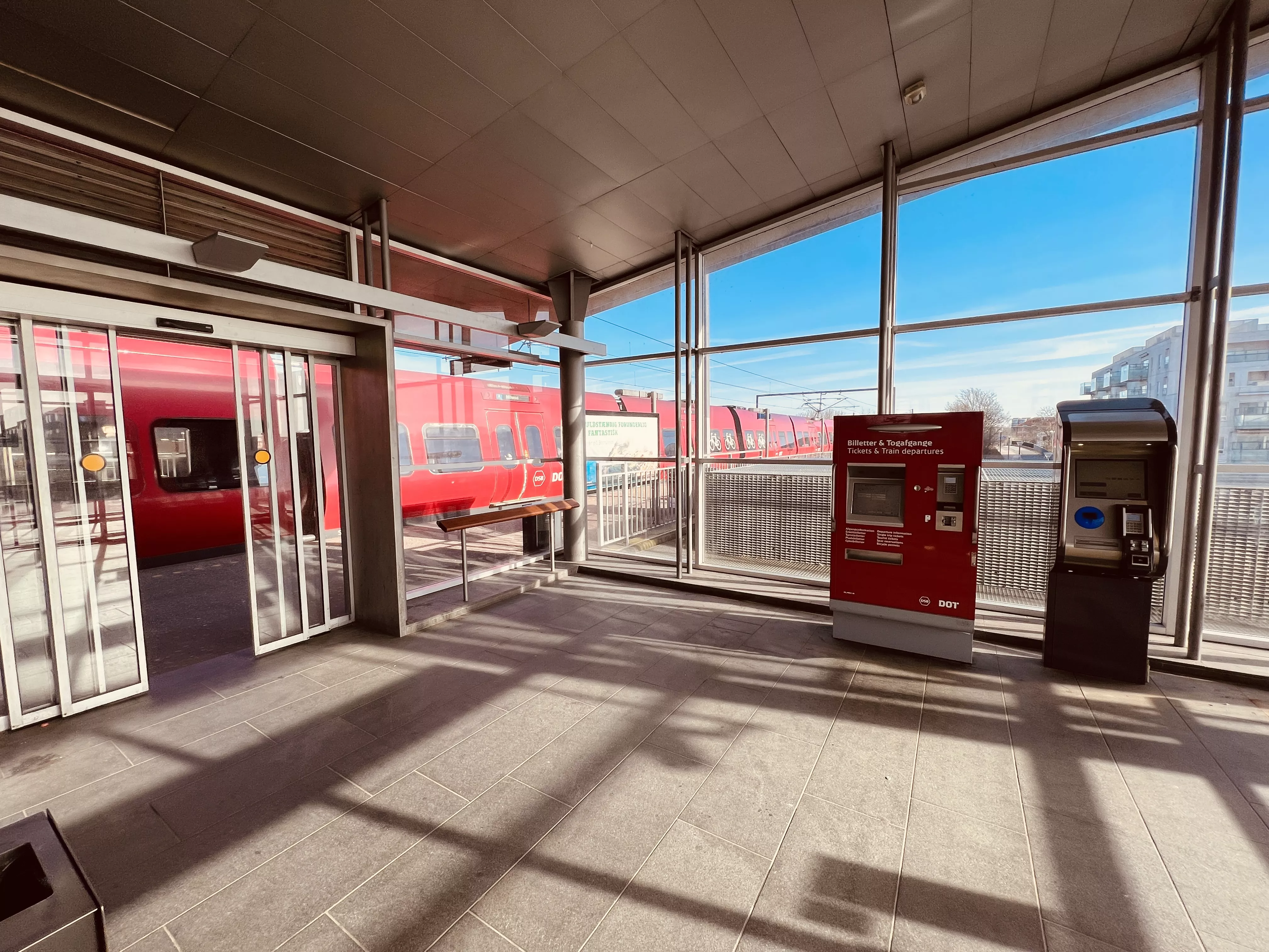 Billede af Ishøj S-togsstation. Billede af Ishøj S-togsstation.