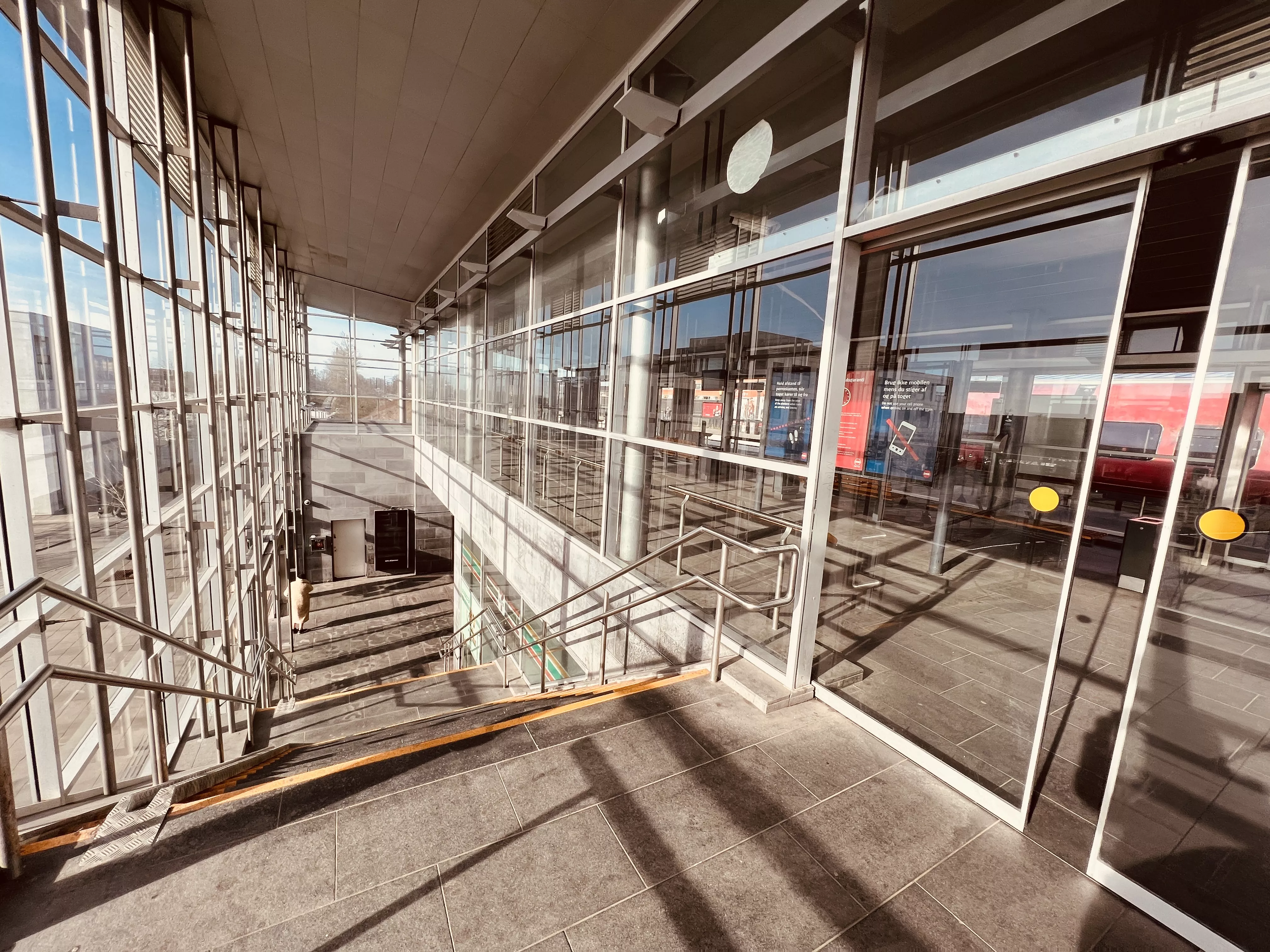 Billede af Ishøj S-togsstation. Billede af Ishøj S-togsstation.