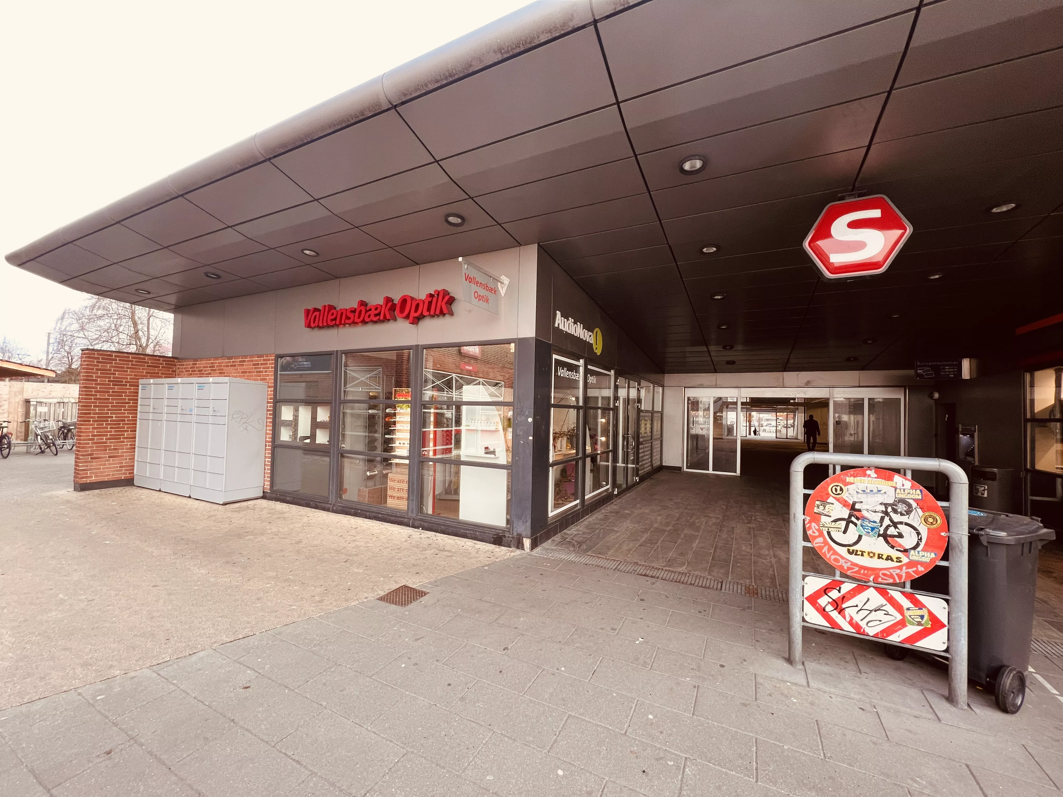 Billede af Vallensbæk S-togsstation. Billede af Vallensbæk S-togsstation.