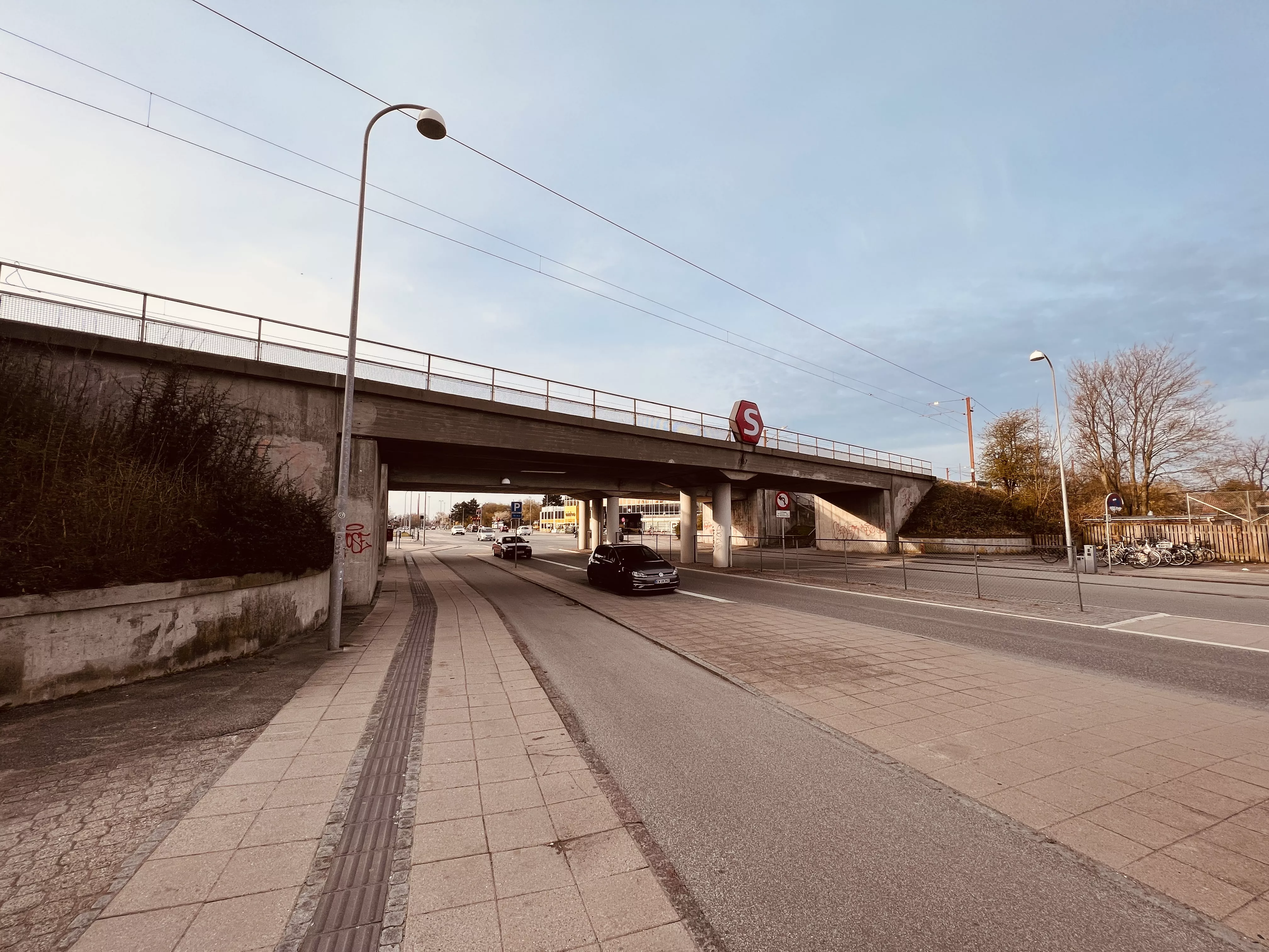 Billede af Friheden S-togstrinbræt. Billede af Friheden S-togstrinbræt.