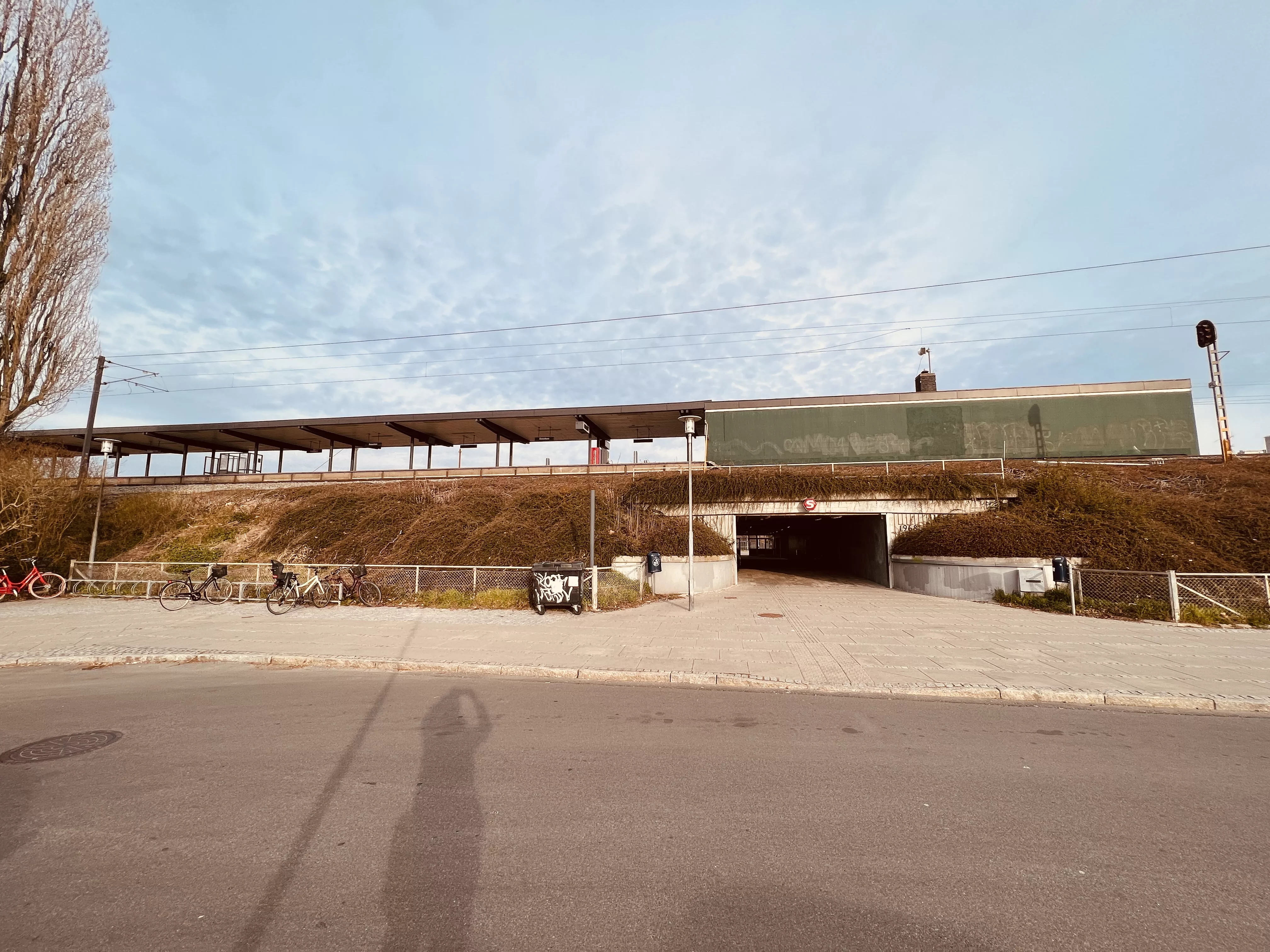 Billede af Åmarken S-togstrinbræt. Billede af Åmarken S-togstrinbræt.