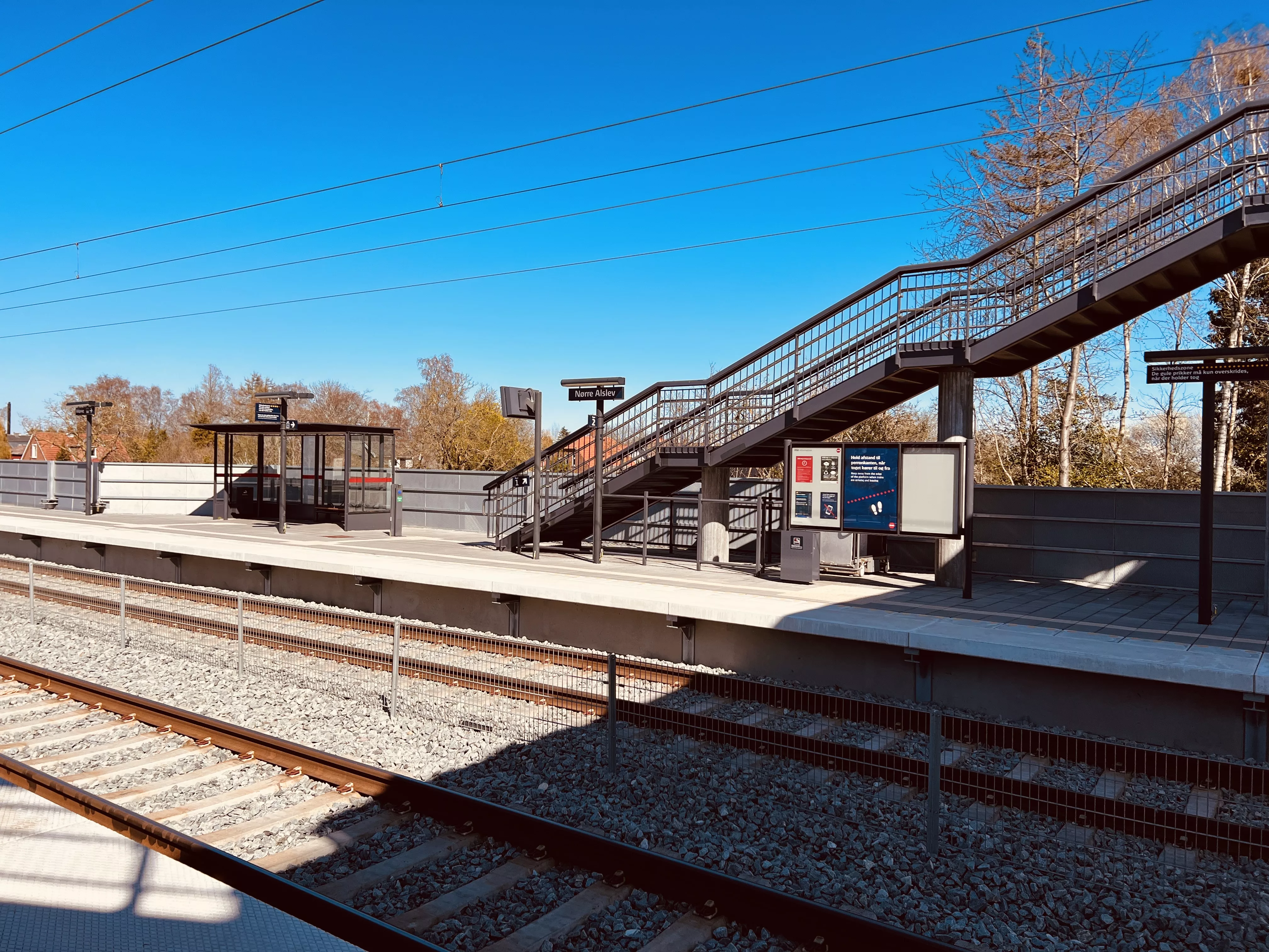 Billede af Nørre Alslev Trinbræt. Billede af Nørre Alslev Trinbræt.