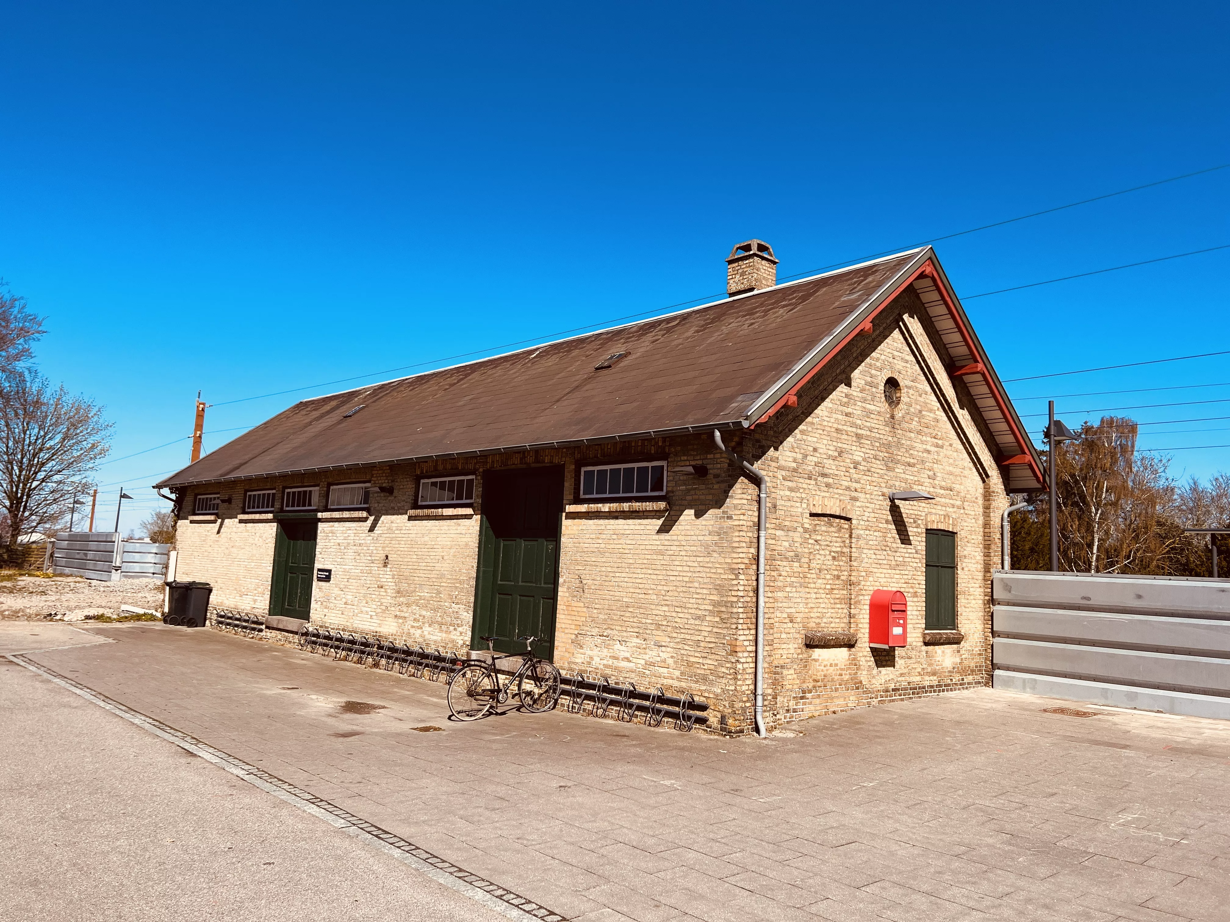 Billede af Nørre Alslev Stations varehus. Billede af Nørre Alslev Stations varehus.