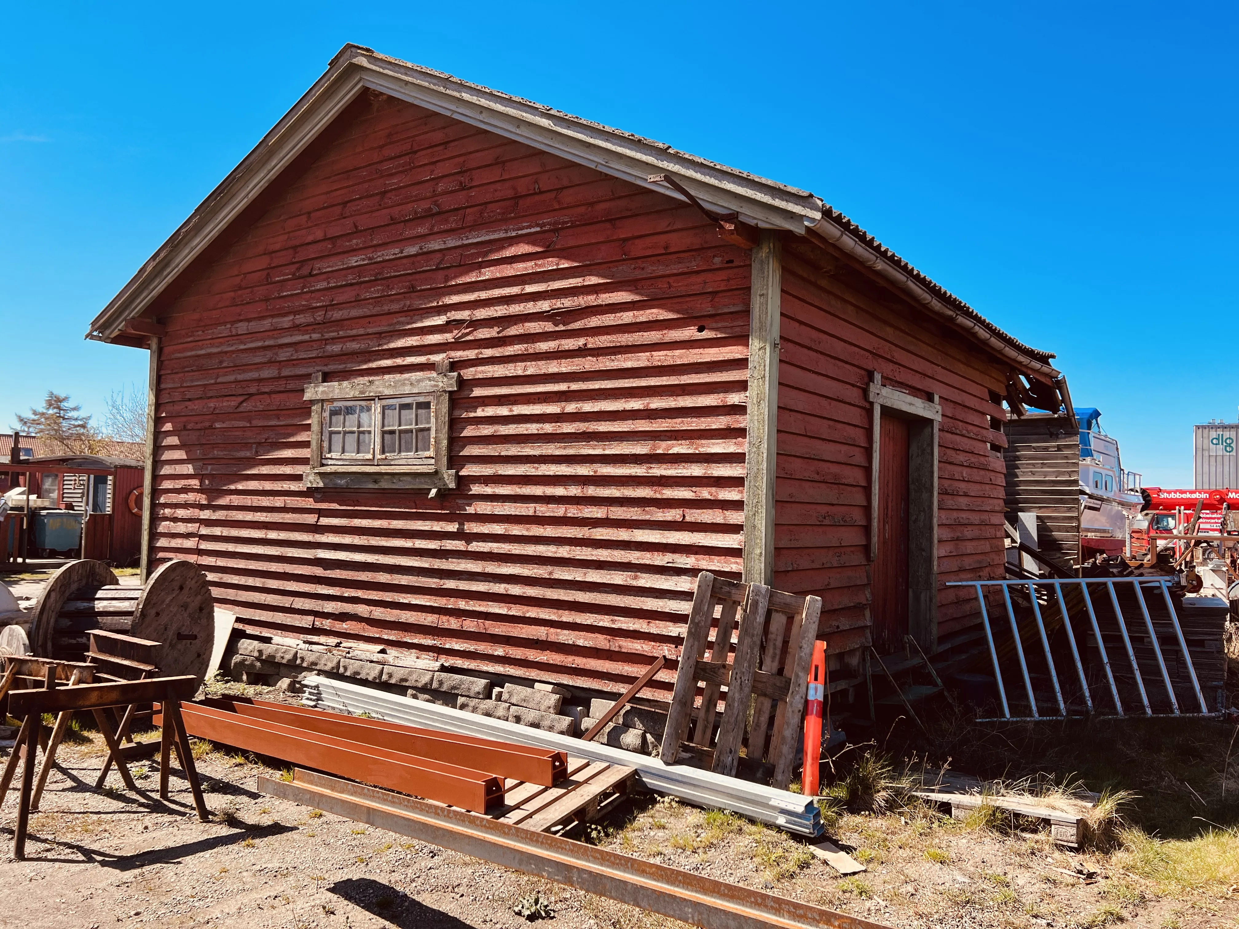 Billede af Stubbekøbing Stations varehus. Billede af Stubbekøbing Stations varehus.