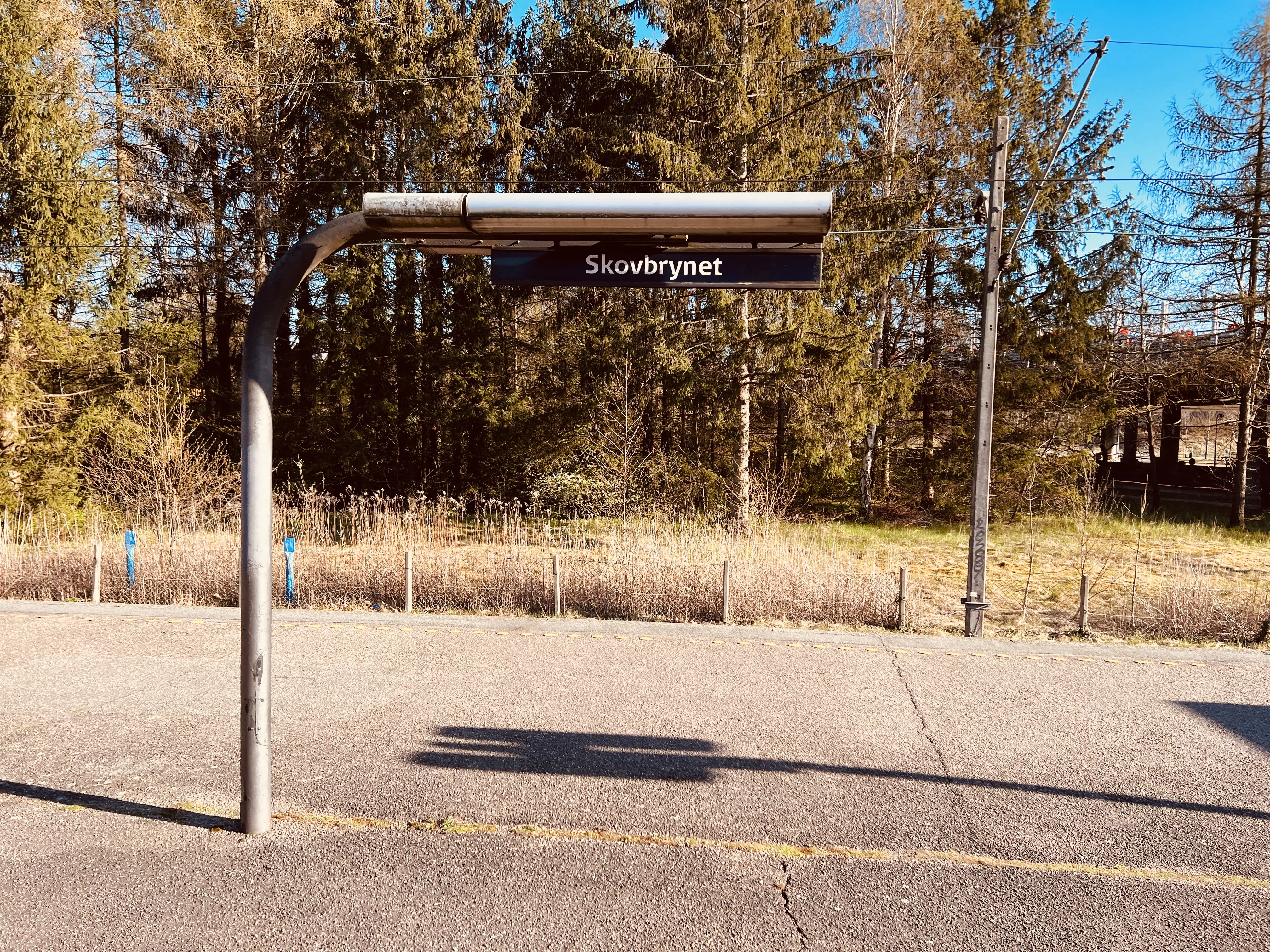 Billede af Skovbrynet S-togstrinbræt. Billede af Skovbrynet S-togstrinbræt.