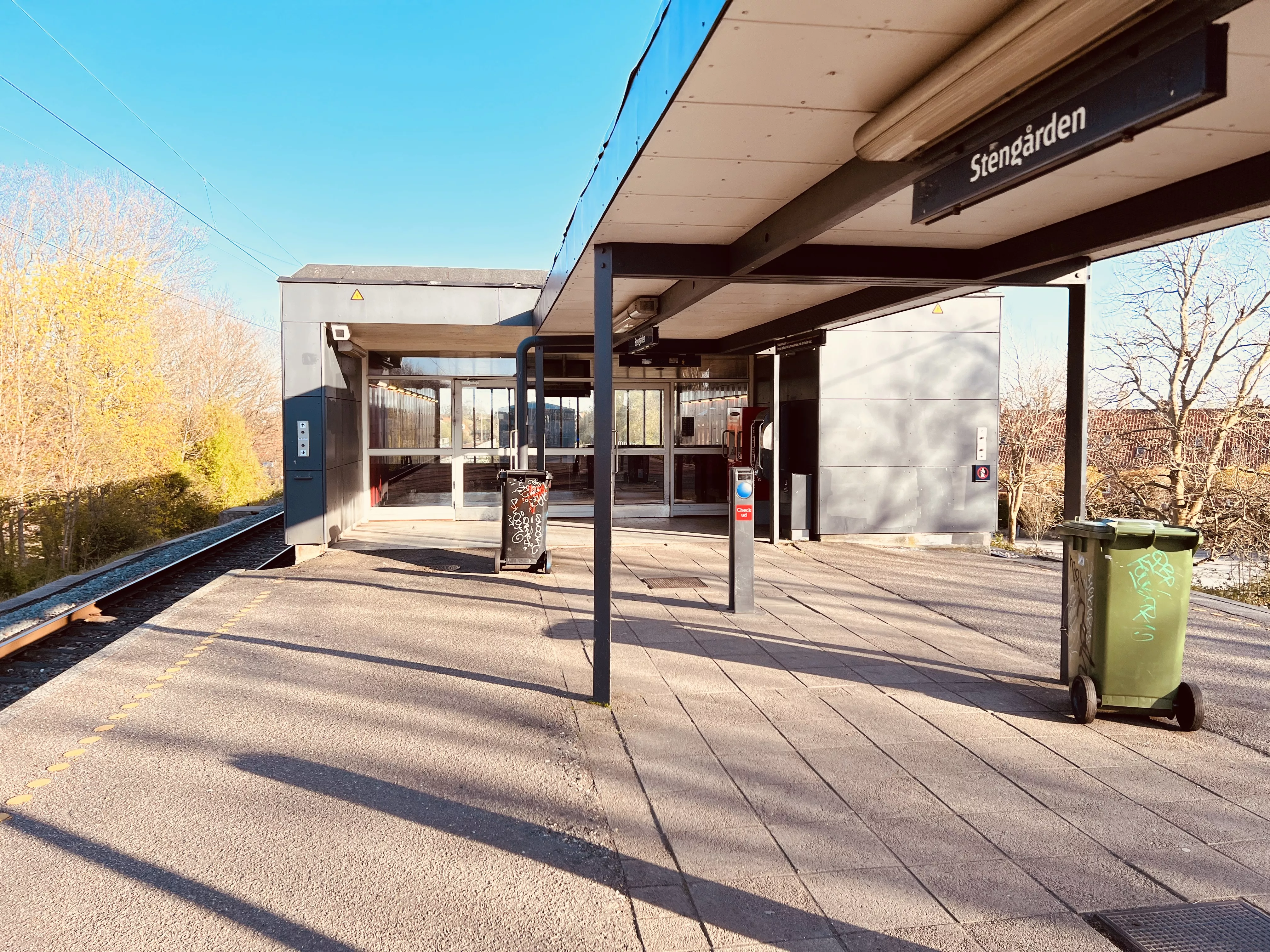Billede af Stengården S-togstrinbræt. Billede af Stengården S-togstrinbræt.