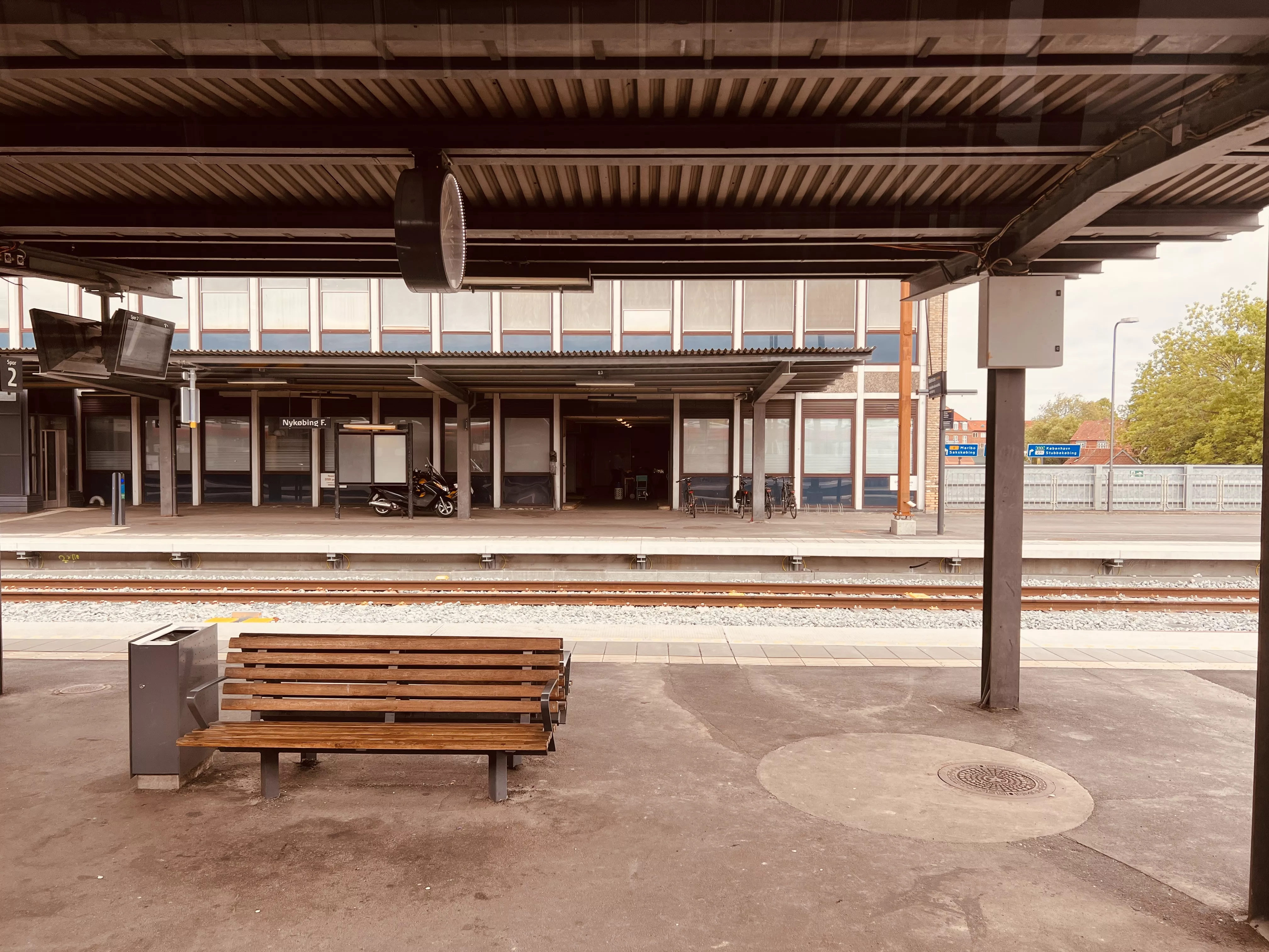 Billede af Nykøbing Falster Station. Billede af Nykøbing Falster Station.