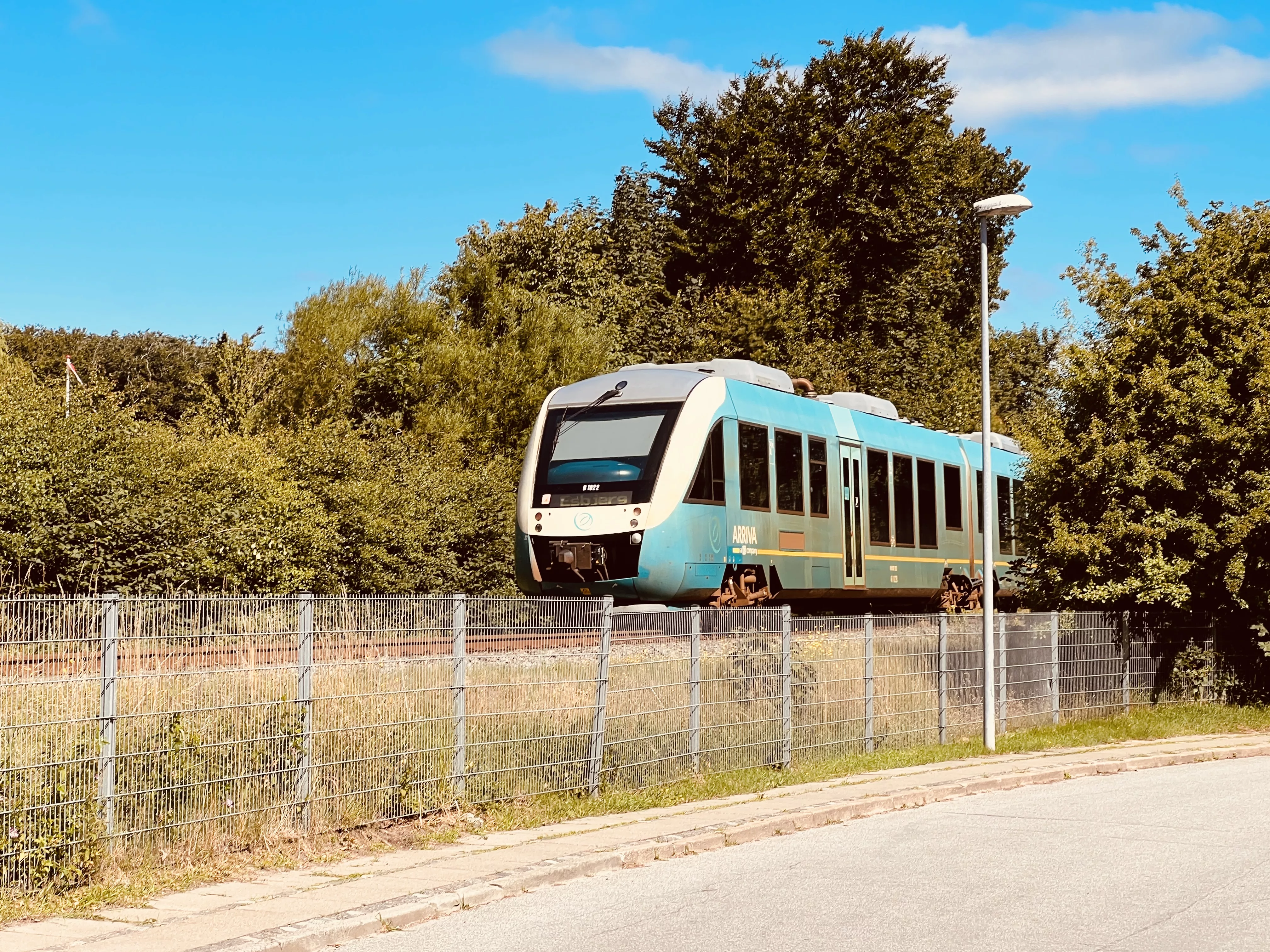 Billede af ARRIVA AR 1022 fotograferet ud for Ribe Nørremark Trinbræt. Billede af ARRIVA AR 1022 fotograferet ud for Ribe Nørremark Trinbræt.
