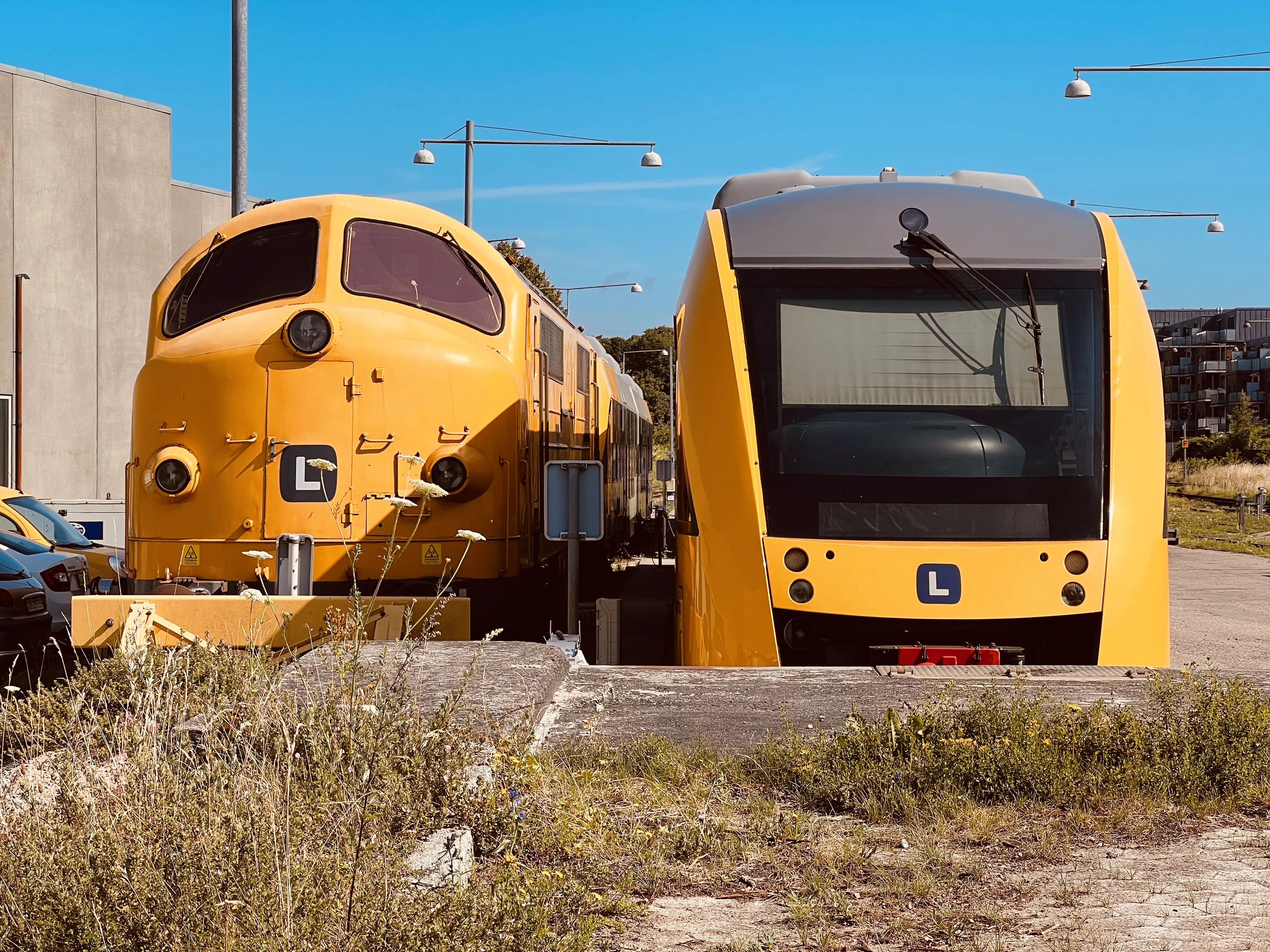 Billede af Lokaltogs værksted og kontorbygning ved Hillerød Station. Billede af Lokaltogs værksted og kontorbygning ved Hillerød Station.
