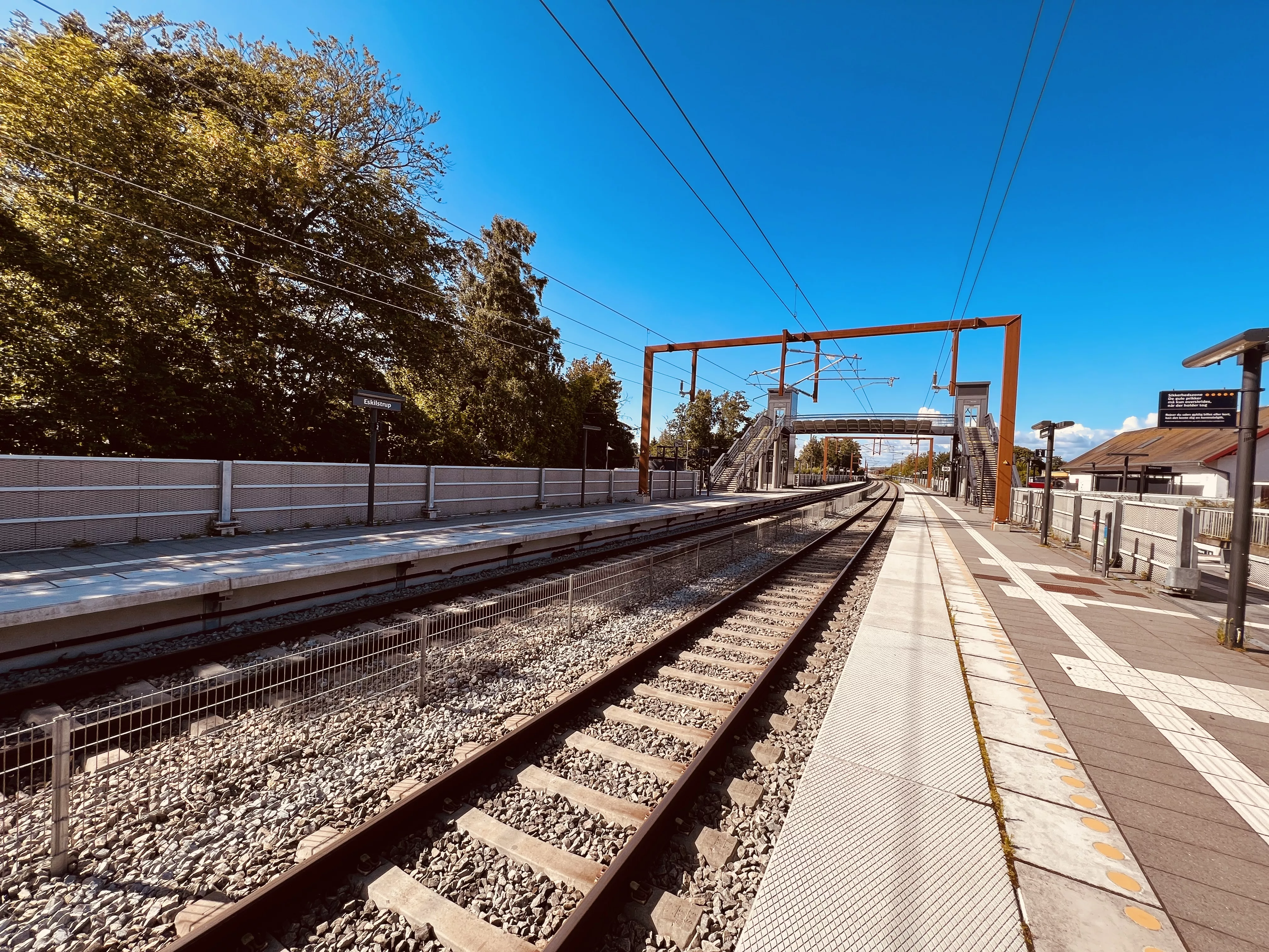 Billede af Eskilstrup Trinbræt. Billede af Eskilstrup Trinbræt.