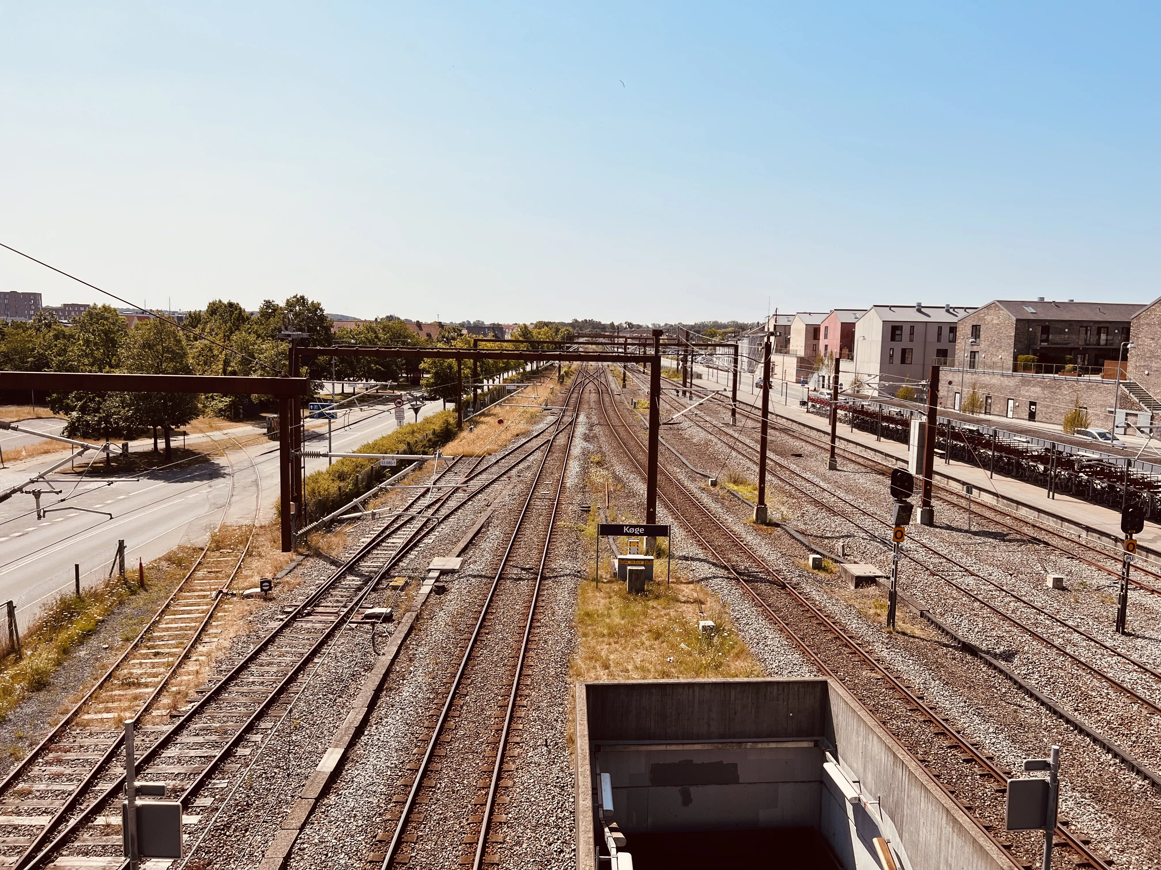 Billede af Køge Stations ind og udkørsel. Billede af Køge Stations ind og udkørsel.