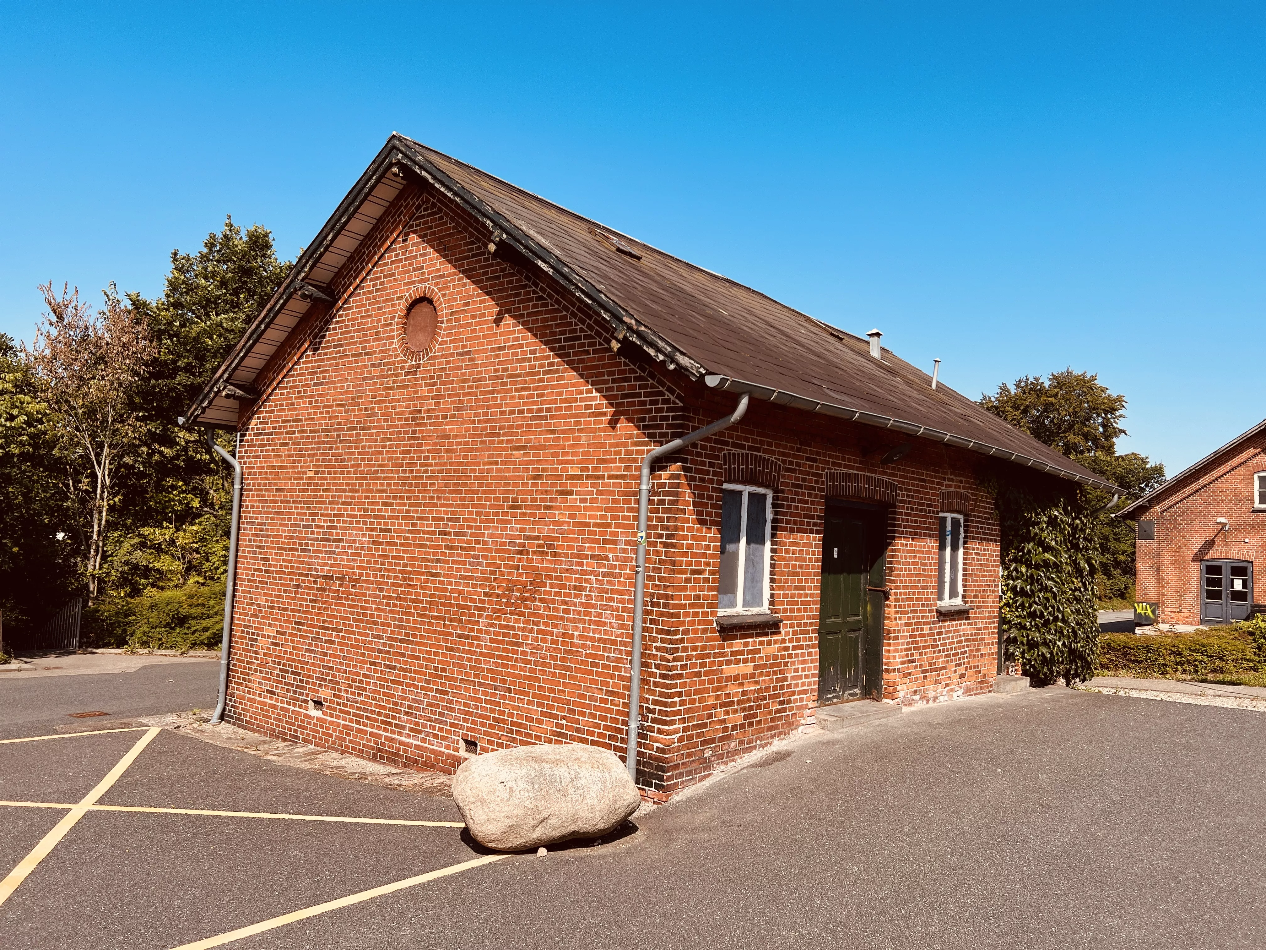 Billede af Gadstrup Stations varehus.