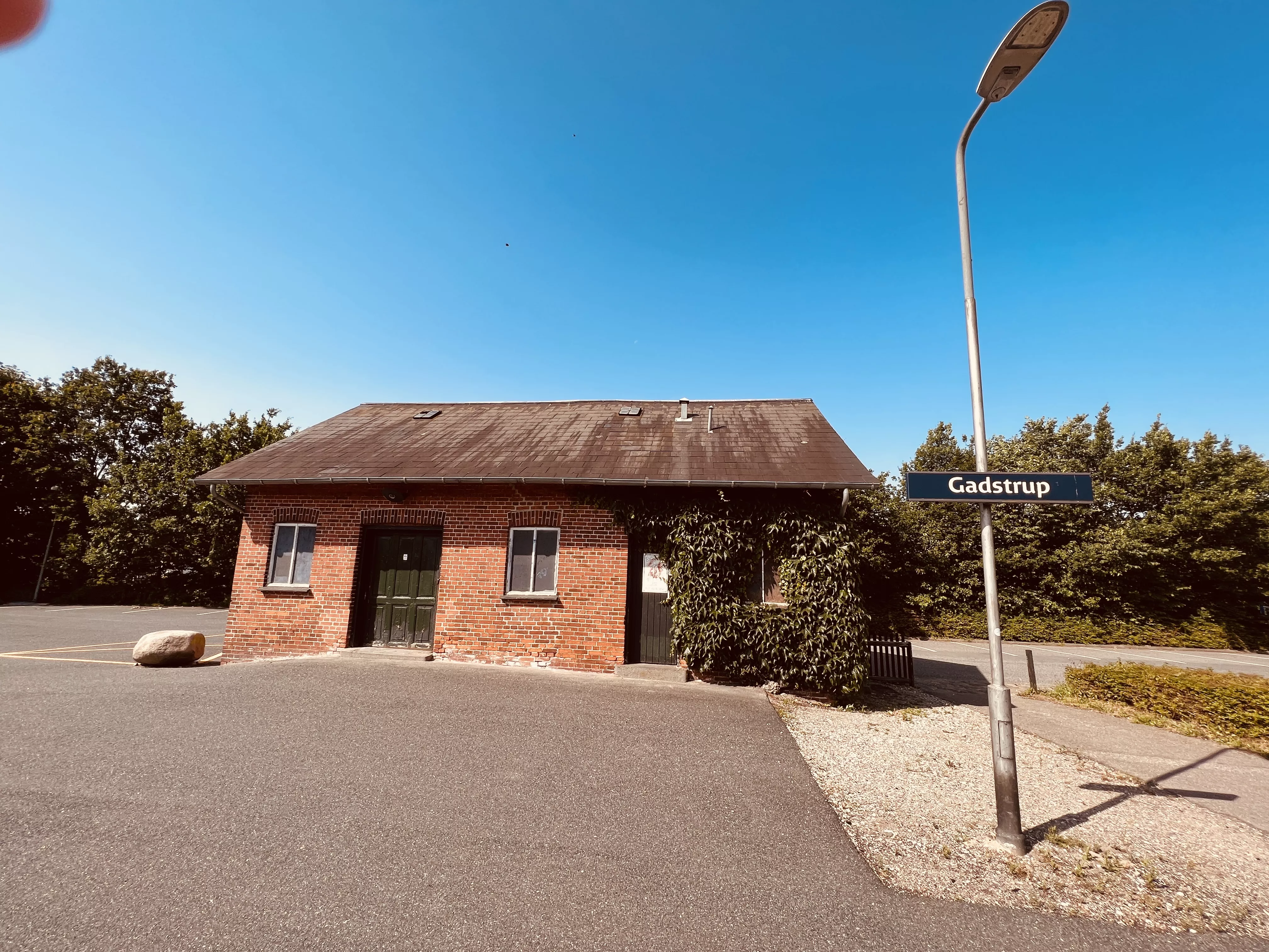 Billede af Gadstrup Stations varehus. Billede af Gadstrup Stations varehus.
