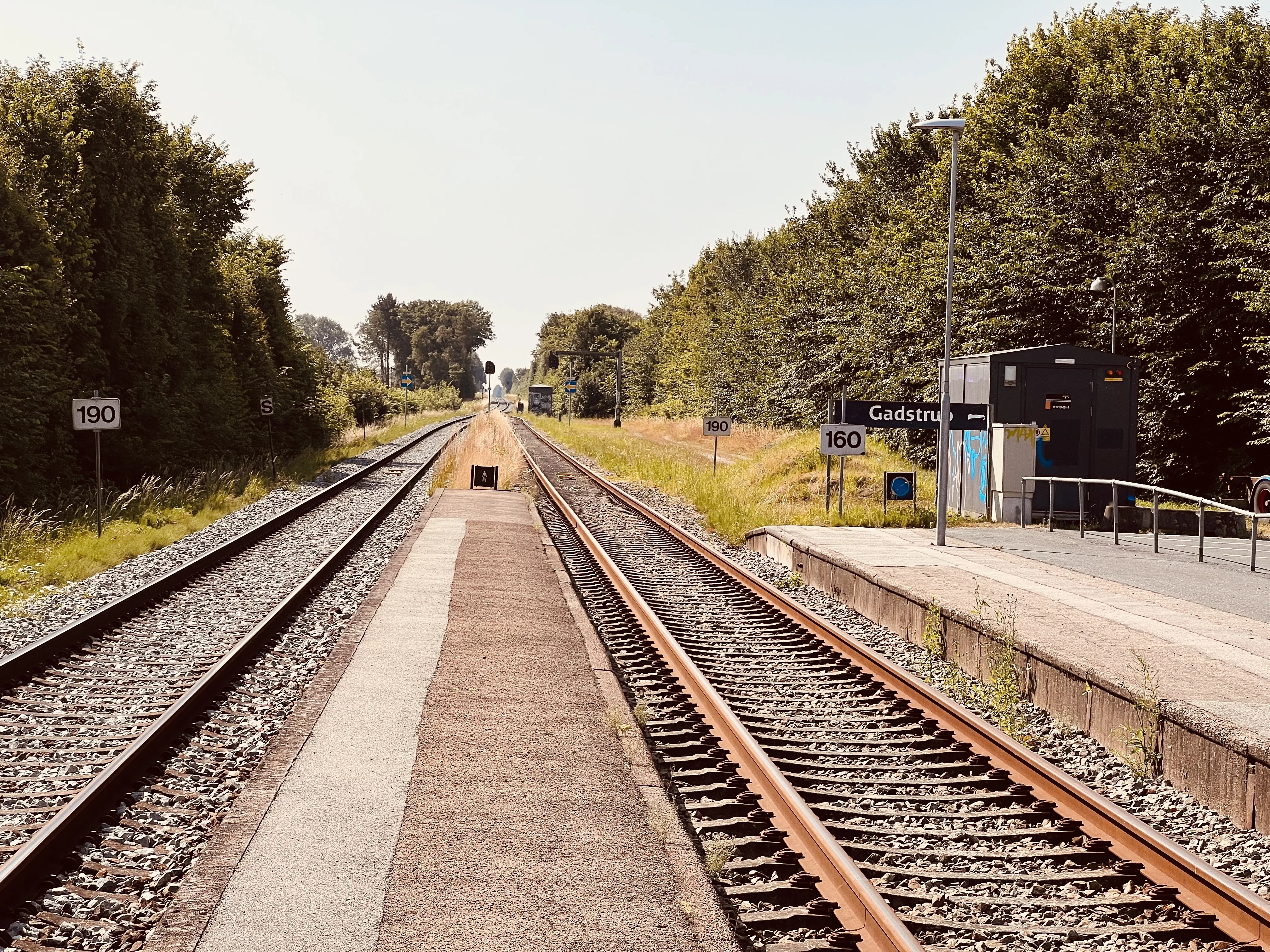 Billede af Gadstrup Stations ind og udkørsel.