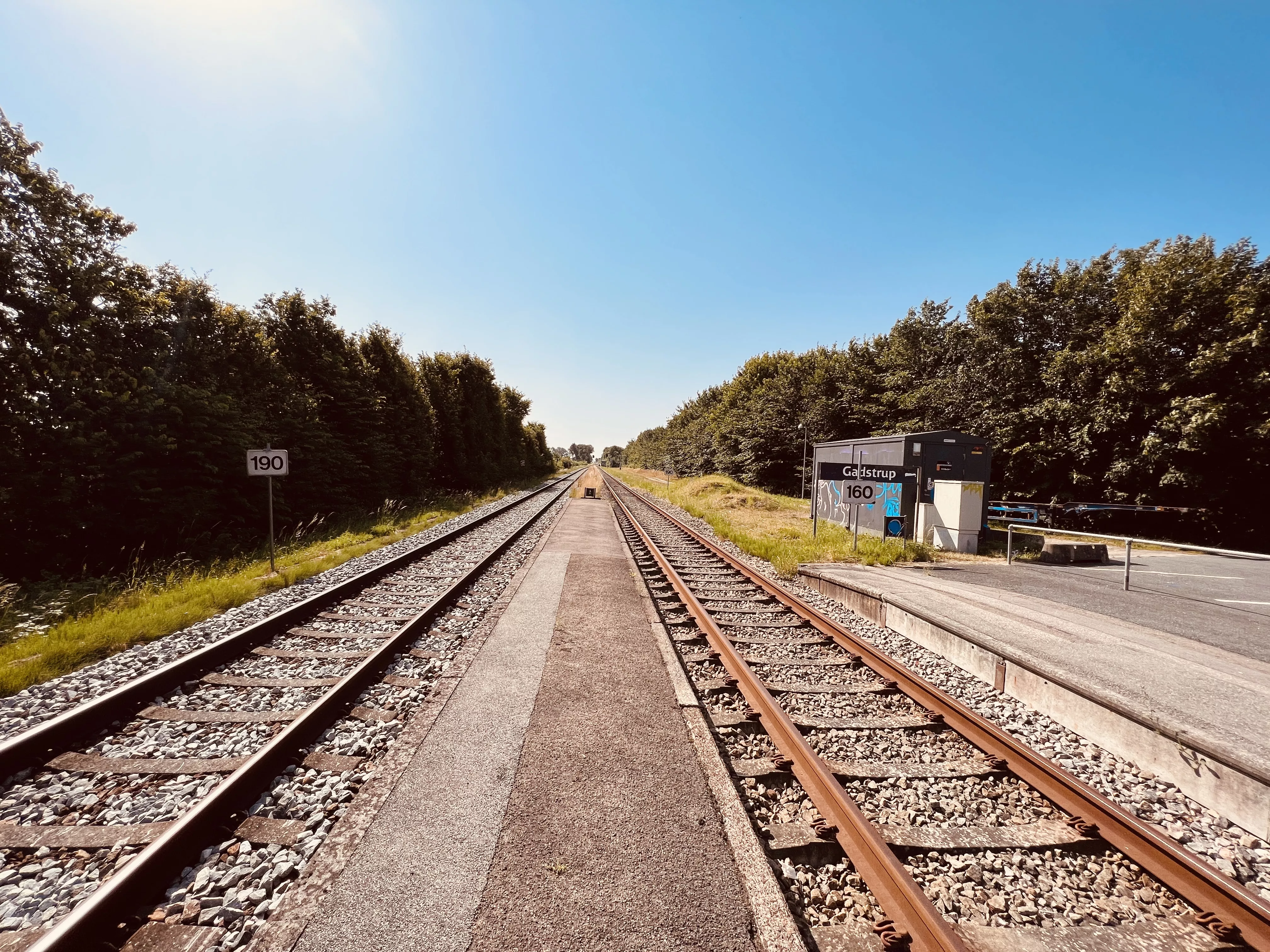 Billede af Gadstrup Stations ind og udkørsel.