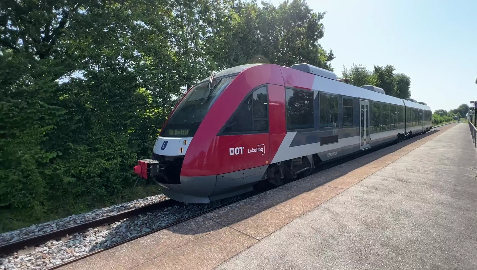 Billede af LT 2031-2131, tidligere VL 2031-2131 fotograferet ud for Havdrup Station. Billede af LT 2031-2131, tidligere VL 2031-2131 fotograferet ud for Havdrup Station.