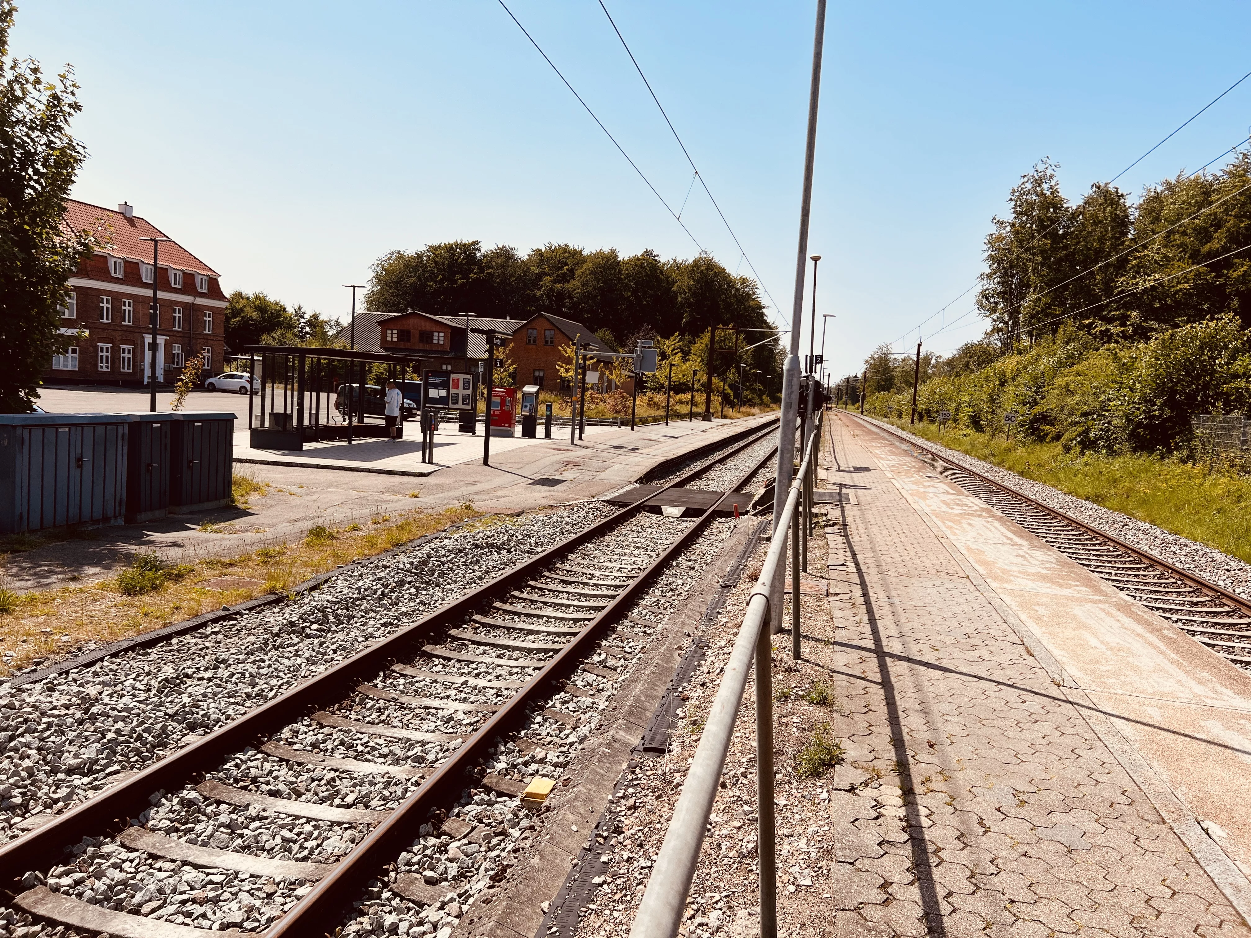 Billede af Tureby Trinbræts ind og udkørsel.