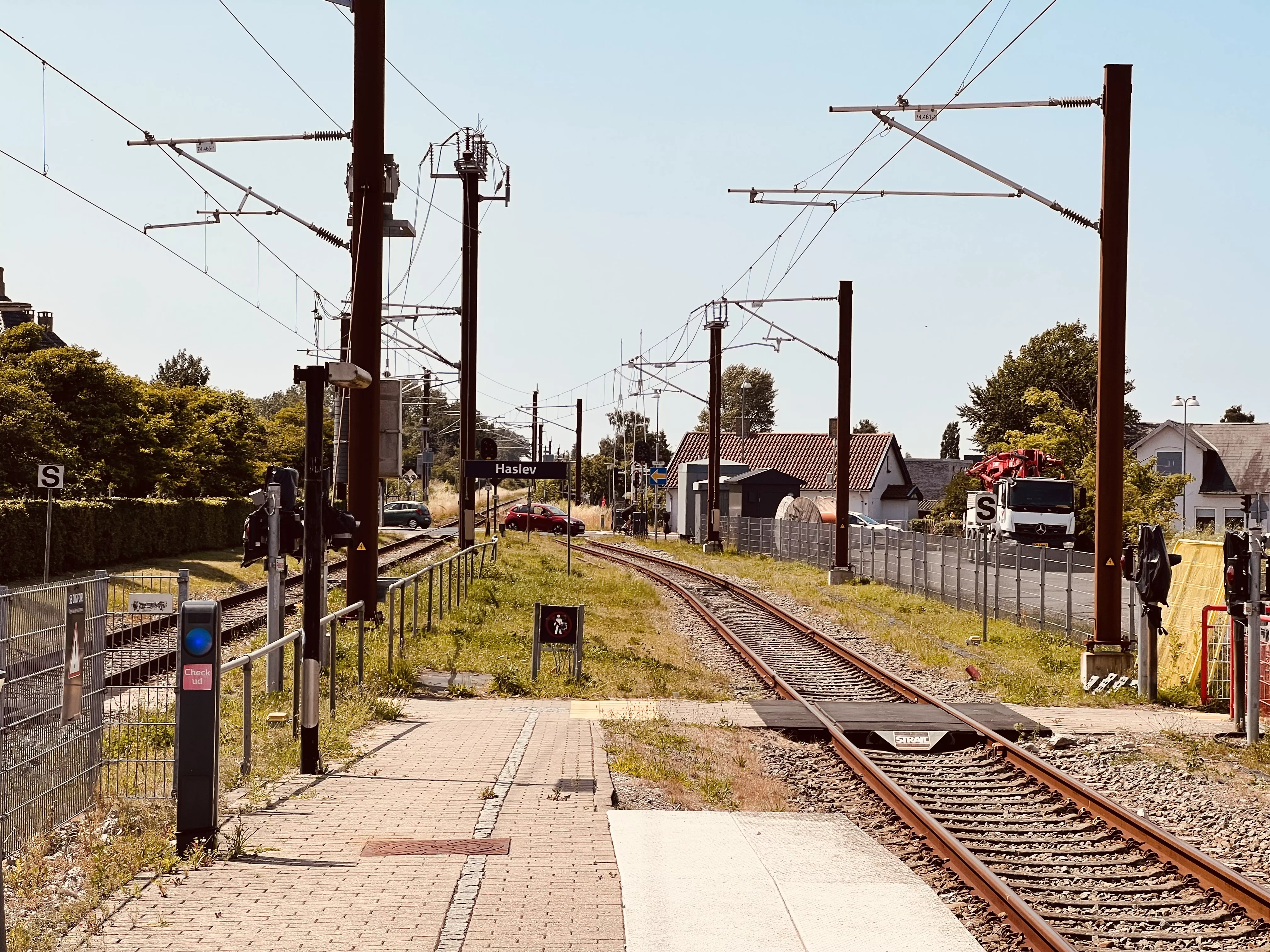 Billede af Haslev Stations ind og udkørsel. Billede af Haslev Stations ind og udkørsel.