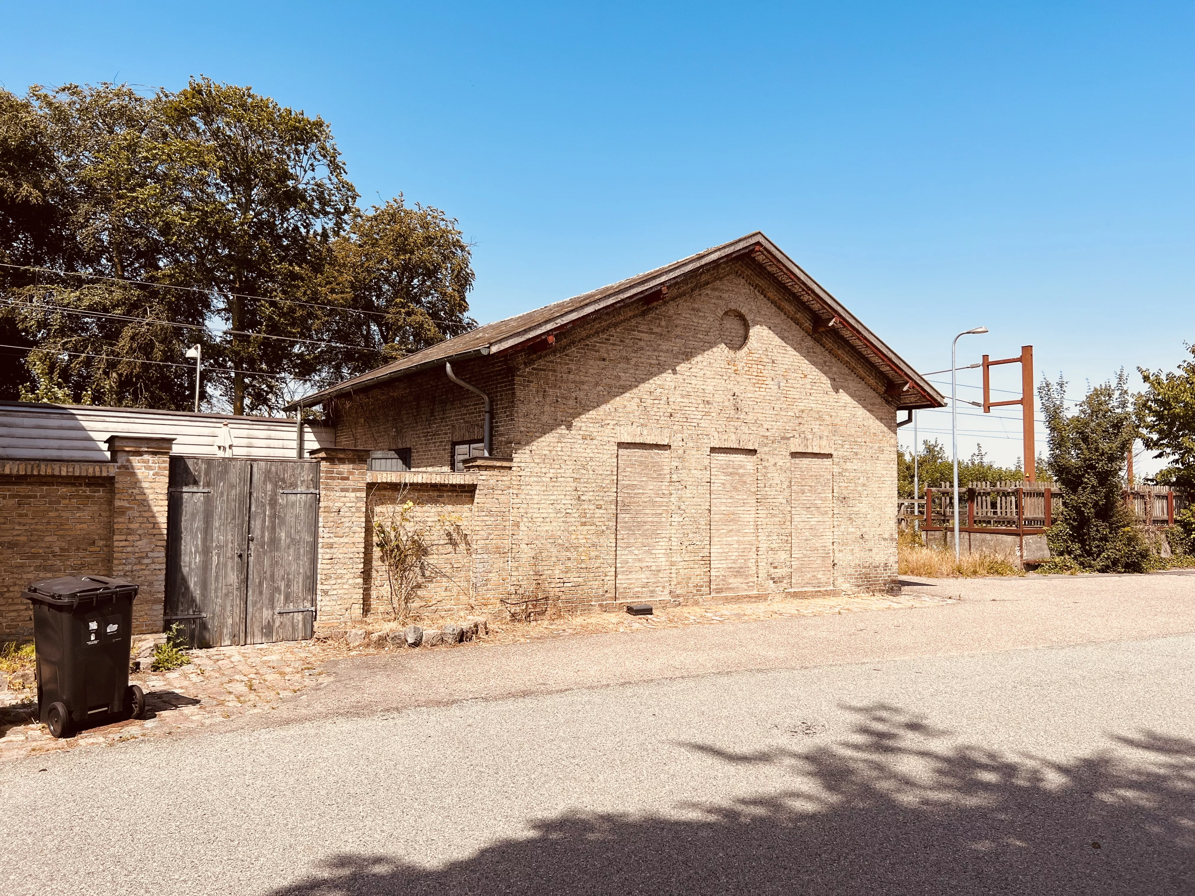 Billede af Holme-Olstrup Stations varehus.