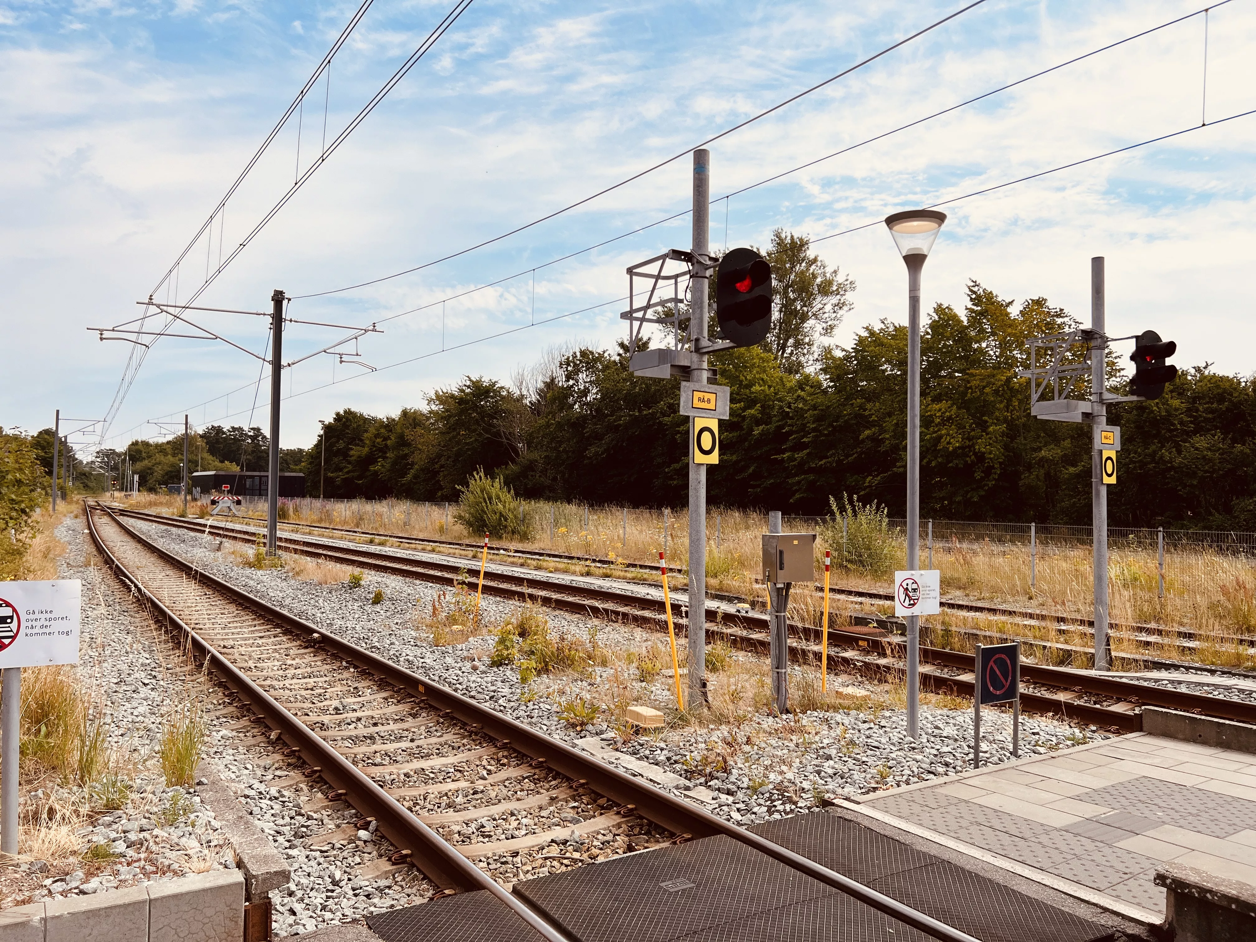 Billede af Ryomgård Letbanestations ind og udkørsel.