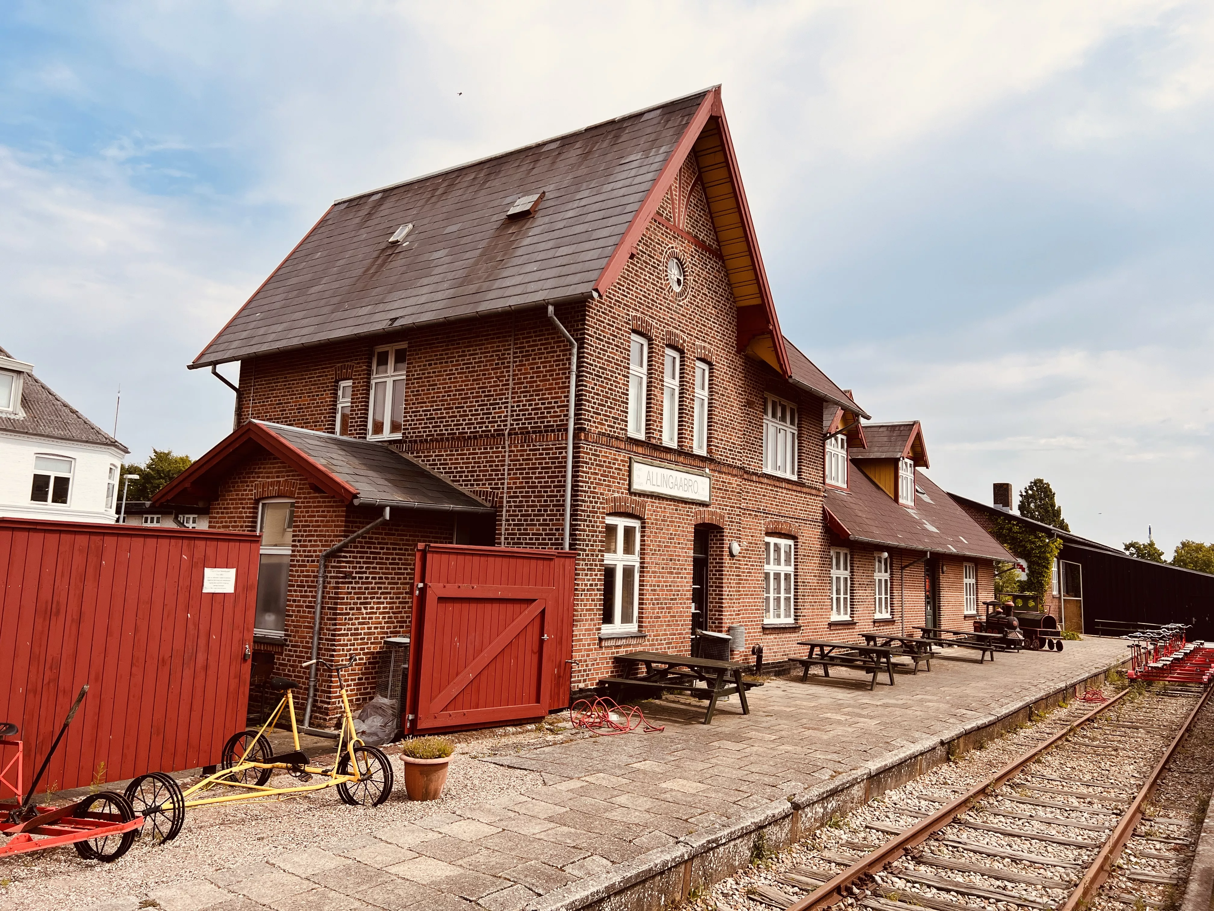 Billede af Allingåbro Station. Billede af Allingåbro Station.