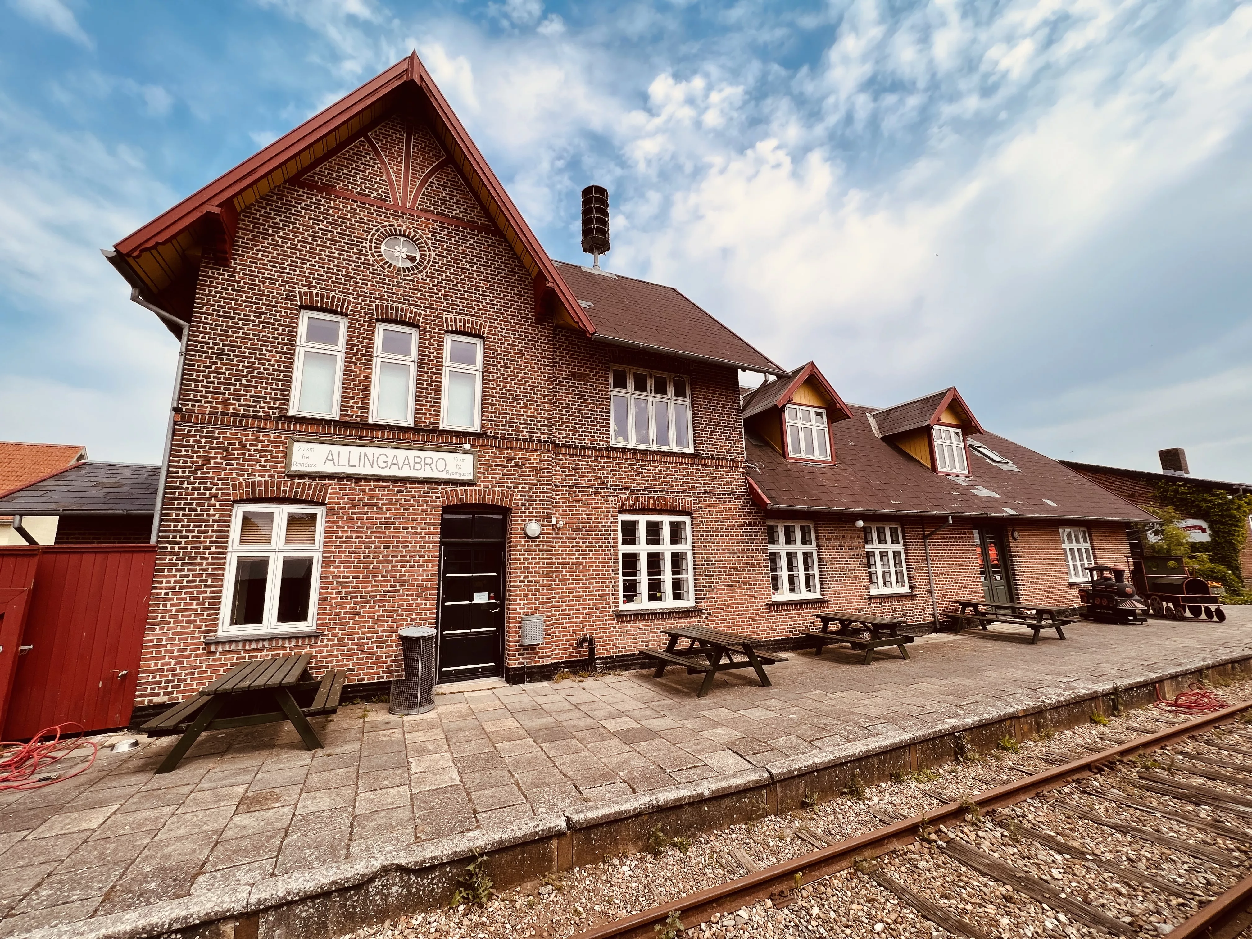 Billede af Allingåbro Station. Billede af Allingåbro Station.