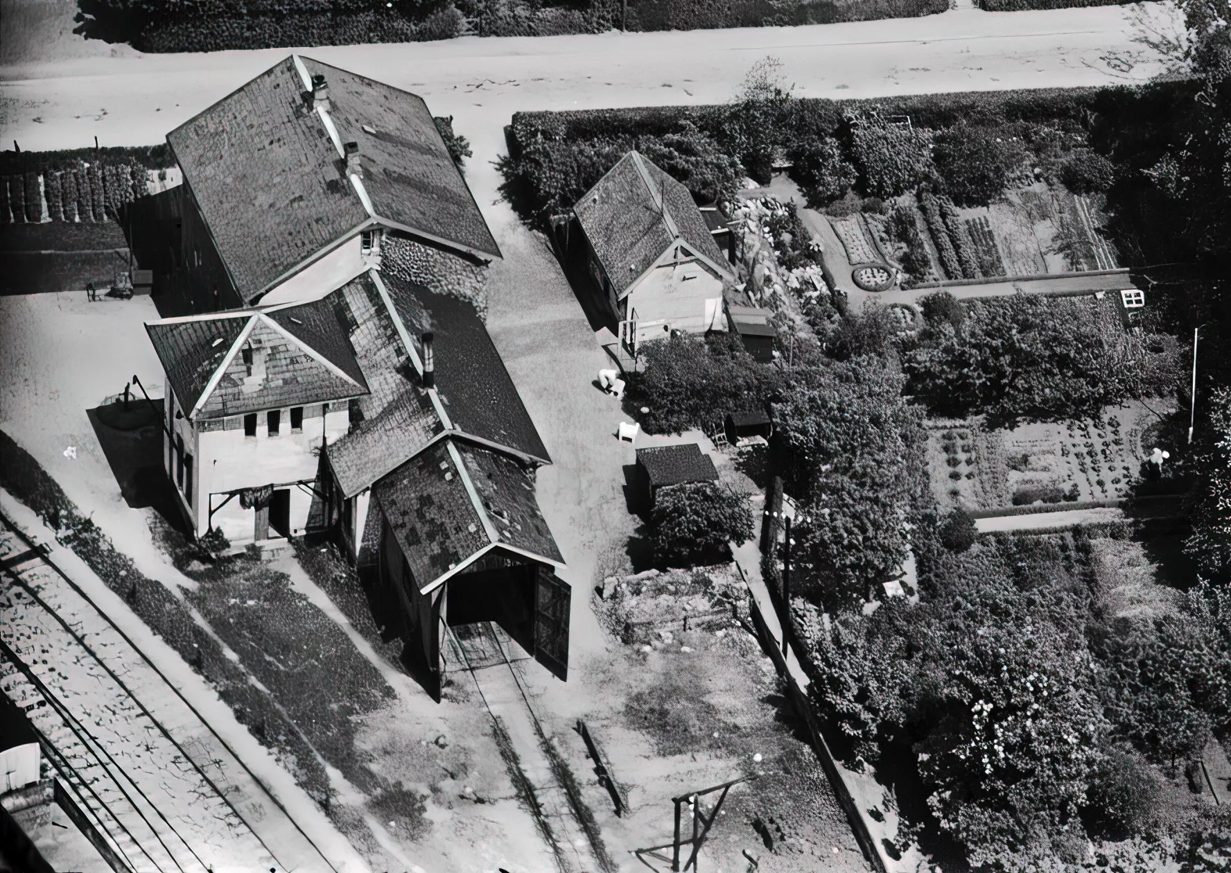 Billede af Rødvig Stations remise. Billede af Rødvig Stations remise.