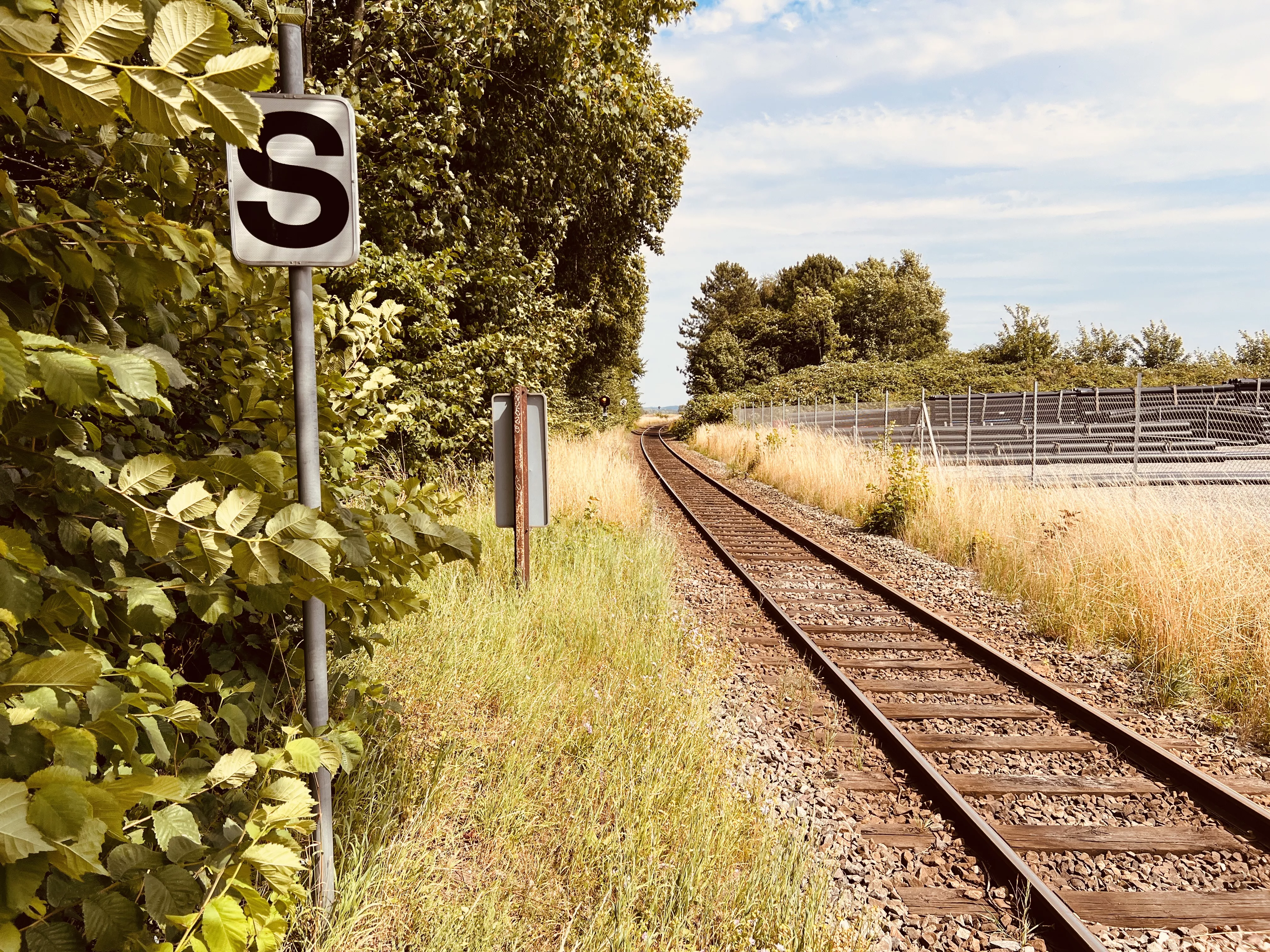 Billede af Nyrup Stations ind og udkørsel. Billede af Nyrup Stations ind og udkørsel.