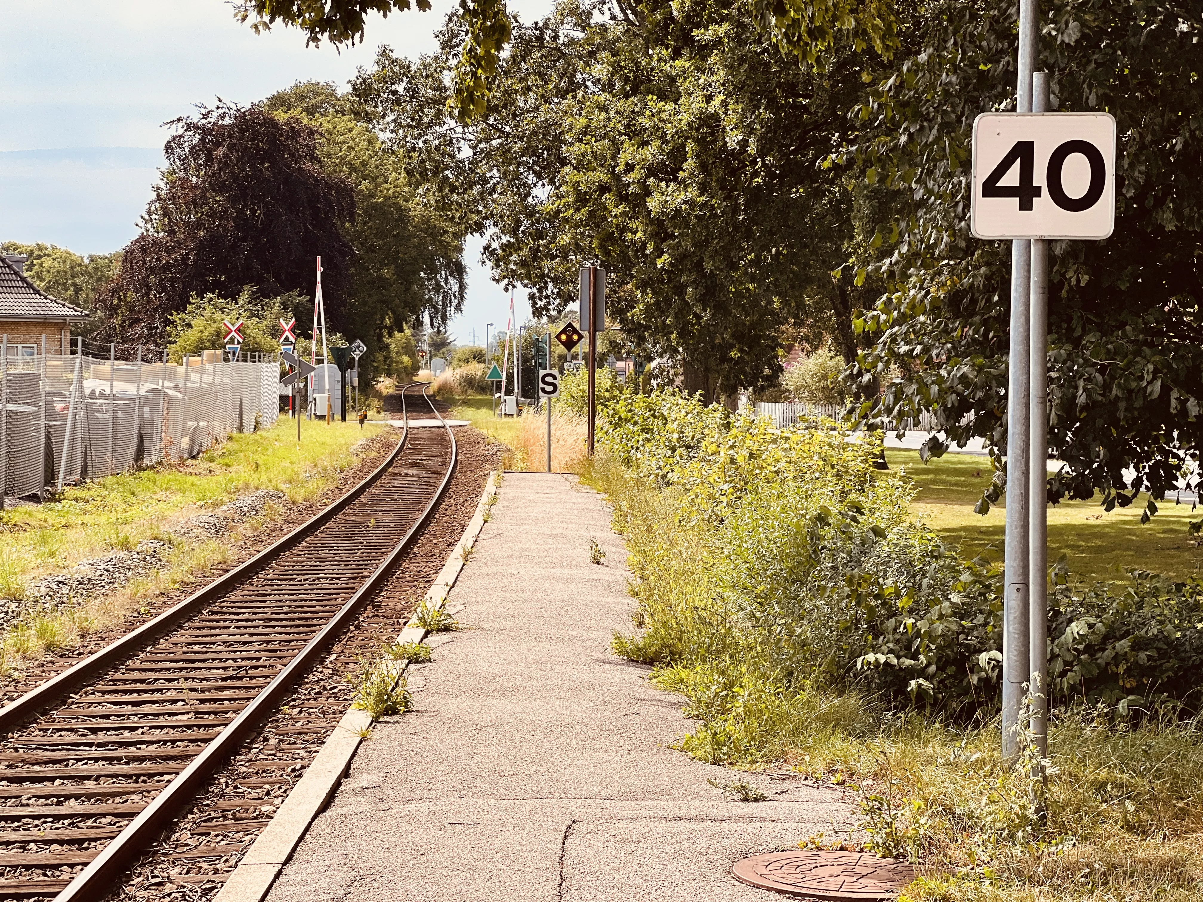 Billede af Nyrup Stations ind og udkørsel. Billede af Nyrup Stations ind og udkørsel.