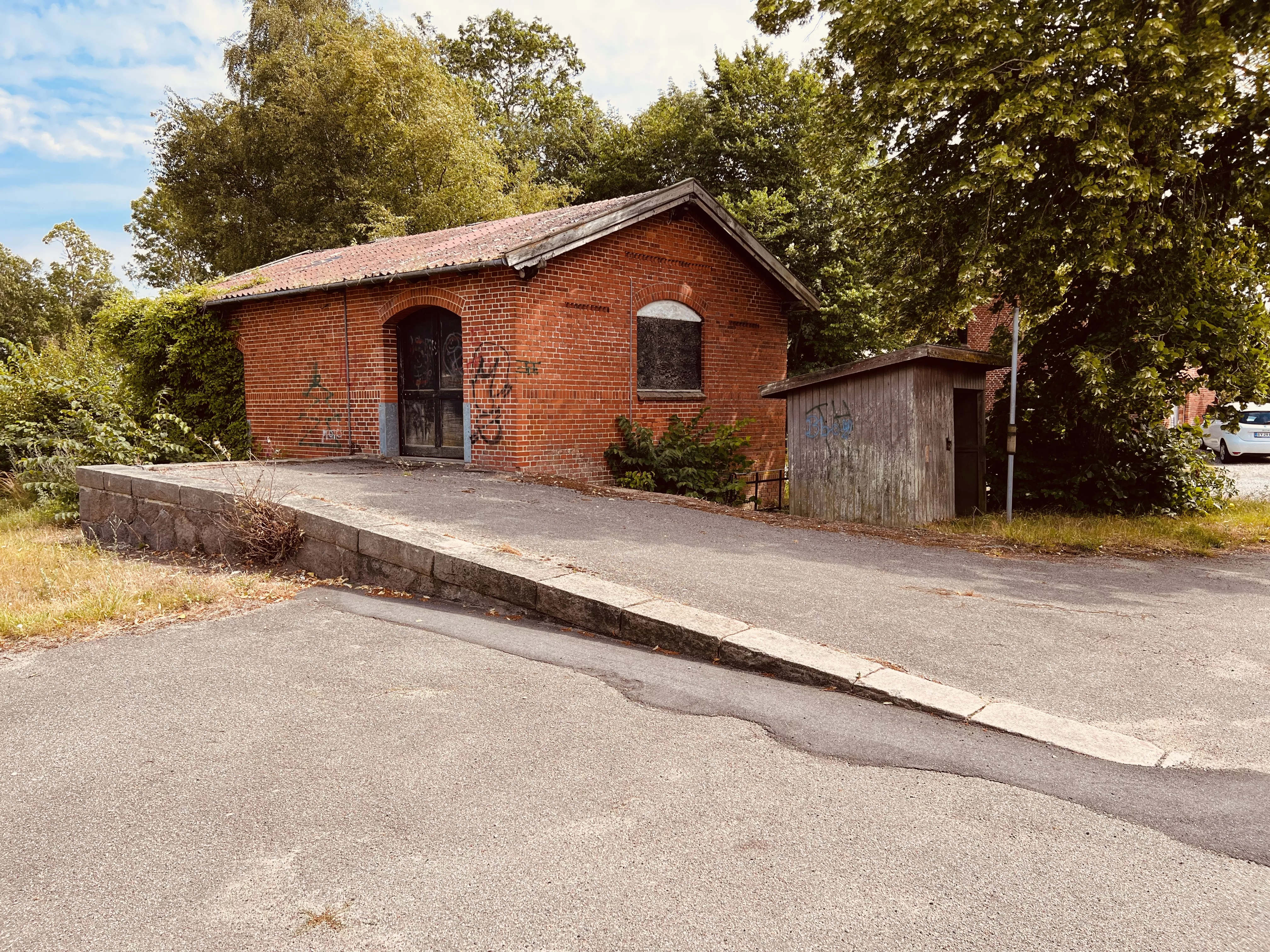 Billede af Vedde Stations varehus. Billede af Vedde Stations varehus.