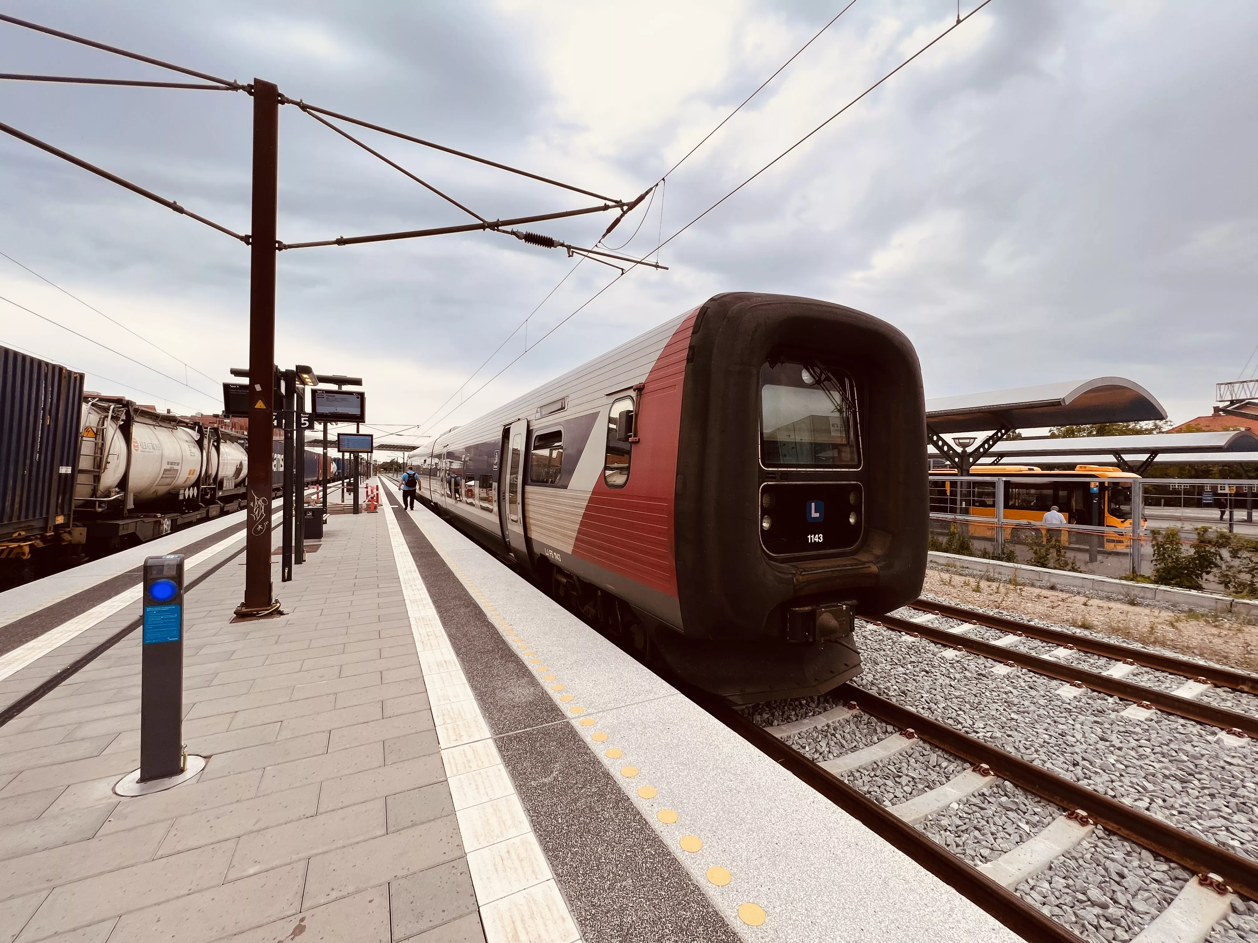 Billede af LT FS 1143, tidligere GDS-HFHJ FS 1143 - fotograferet ud for Slagelse Station. Billede af LT FS 1143, tidligere GDS-HFHJ FS 1143 - fotograferet ud for Slagelse Station.