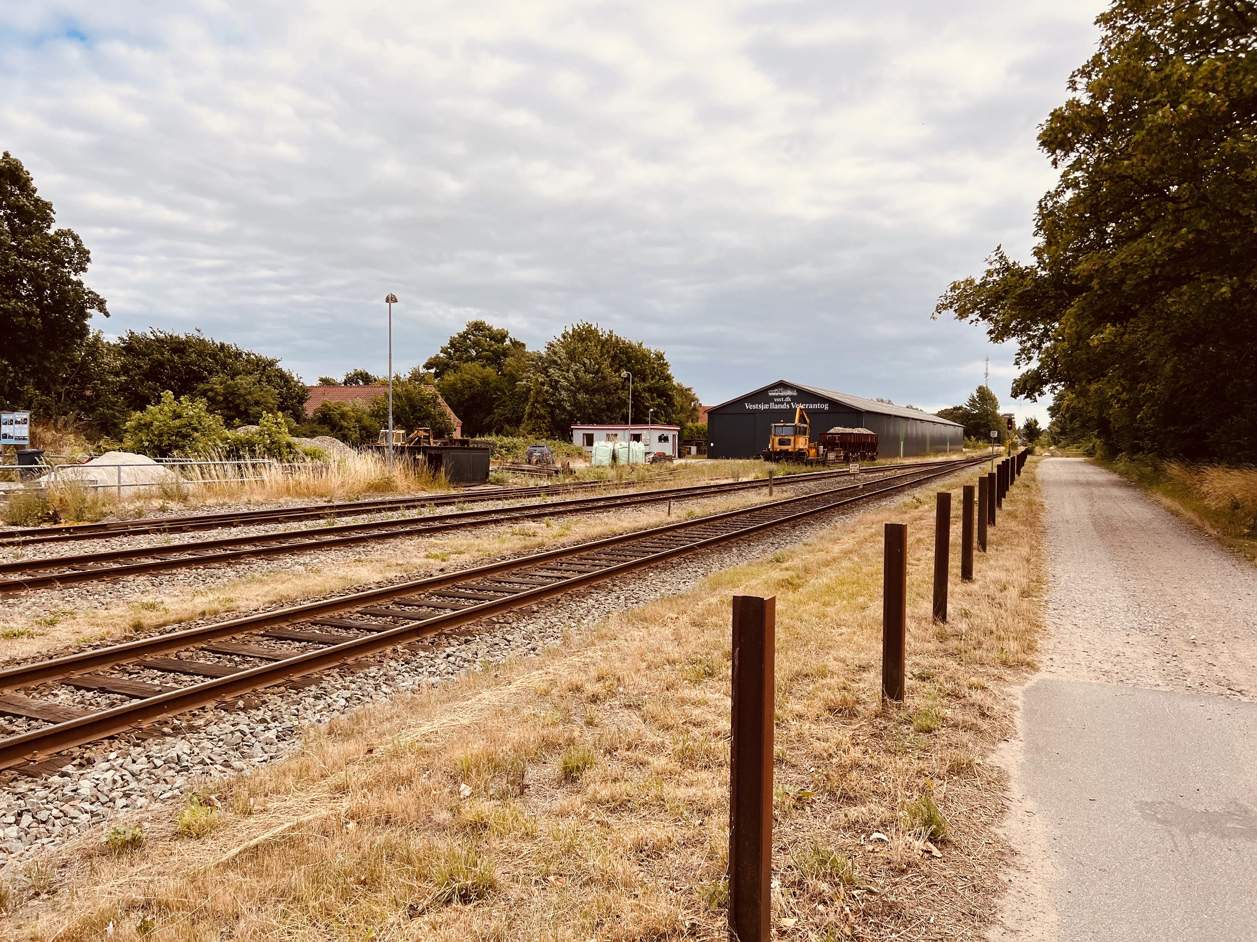 Billede af Vestsjællands Veterantog ved Høng Station.