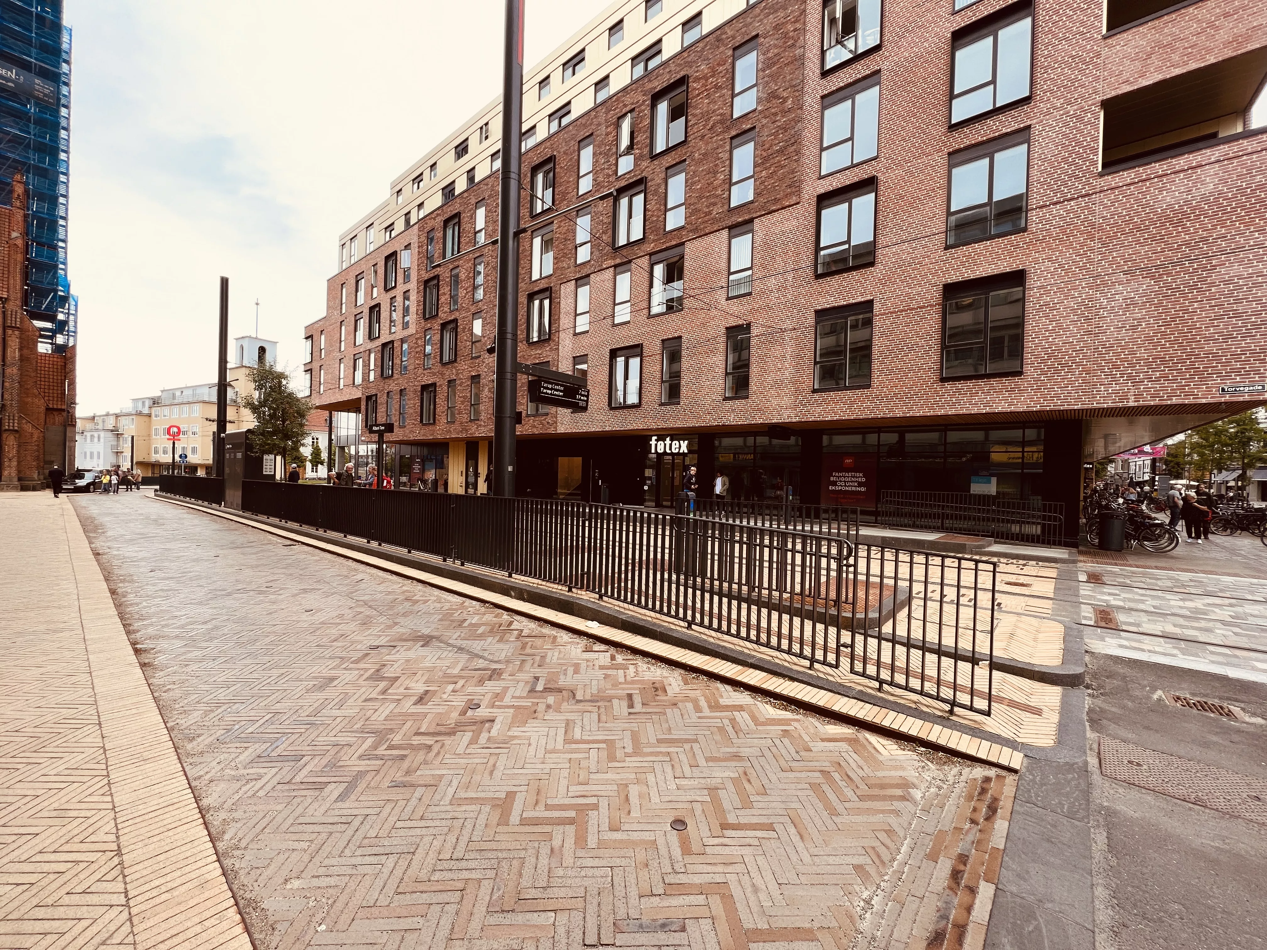 Billede af Albani Torv Letbanestation. Billede af Albani Torv Letbanestation.