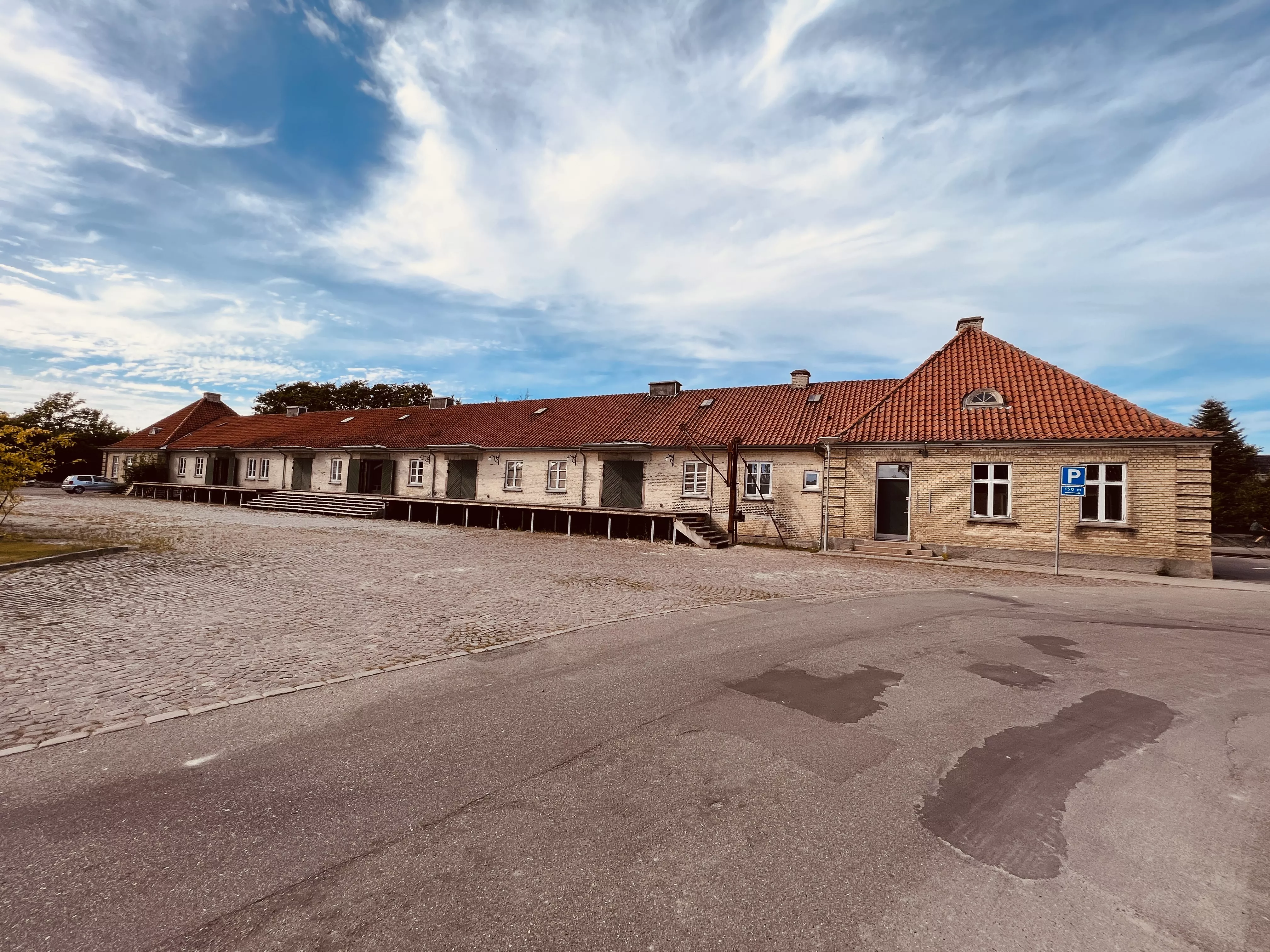 Billede af Maribo Stations varehus. Billede af Maribo Stations varehus.