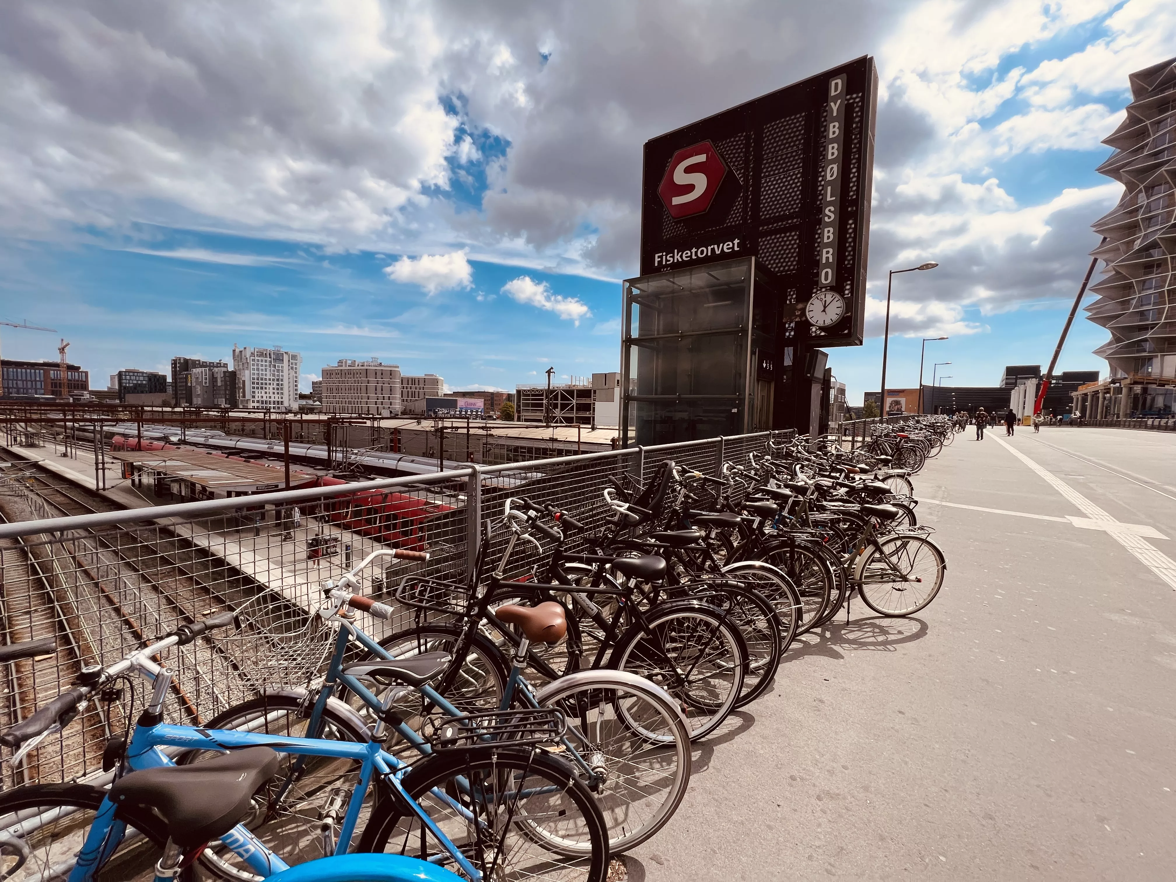 Billede af Dybbølsbro S-togstrinbræt.