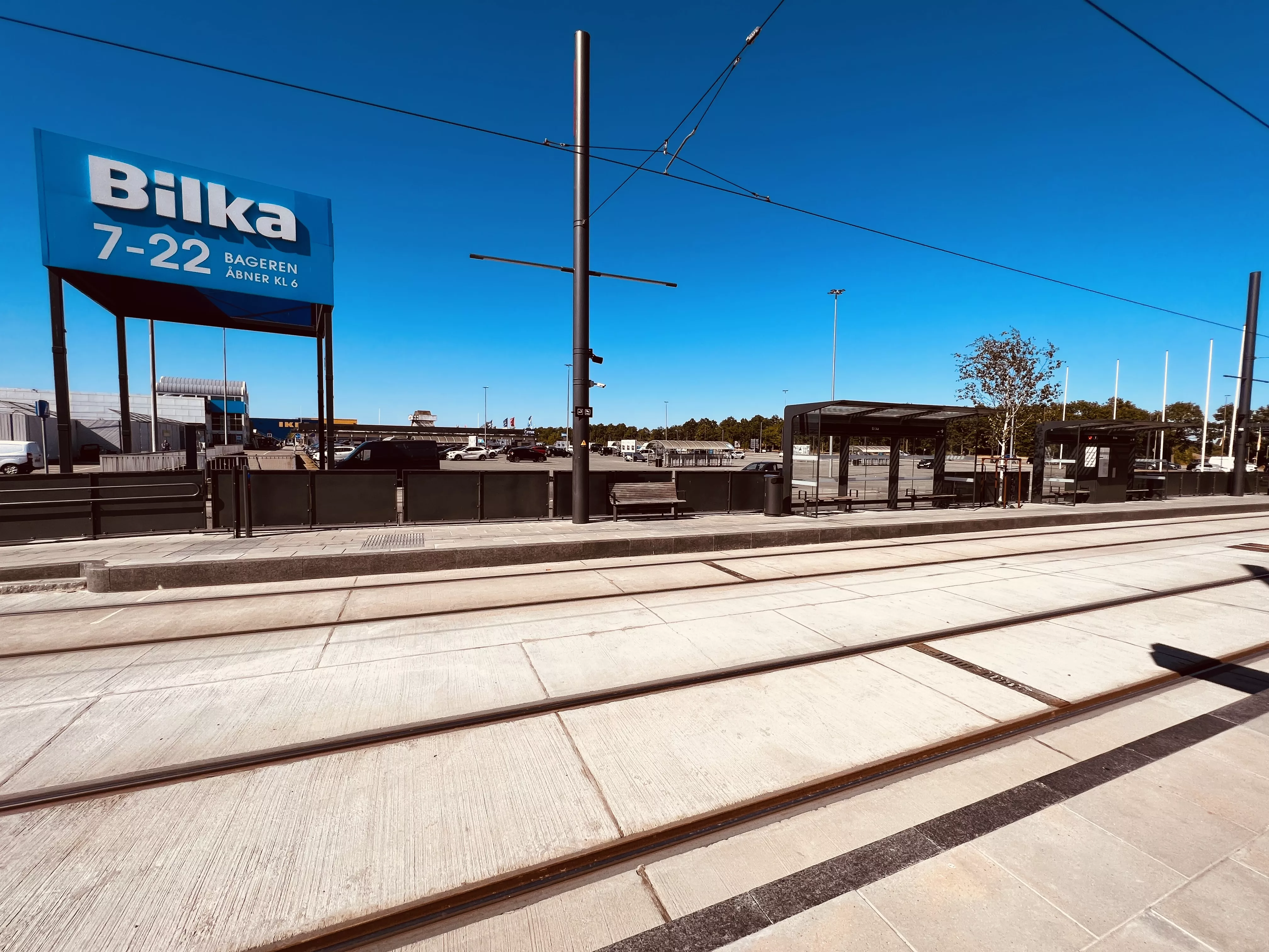 Billede af Bilka Letbanestation. Billede af Bilka Letbanestation.
