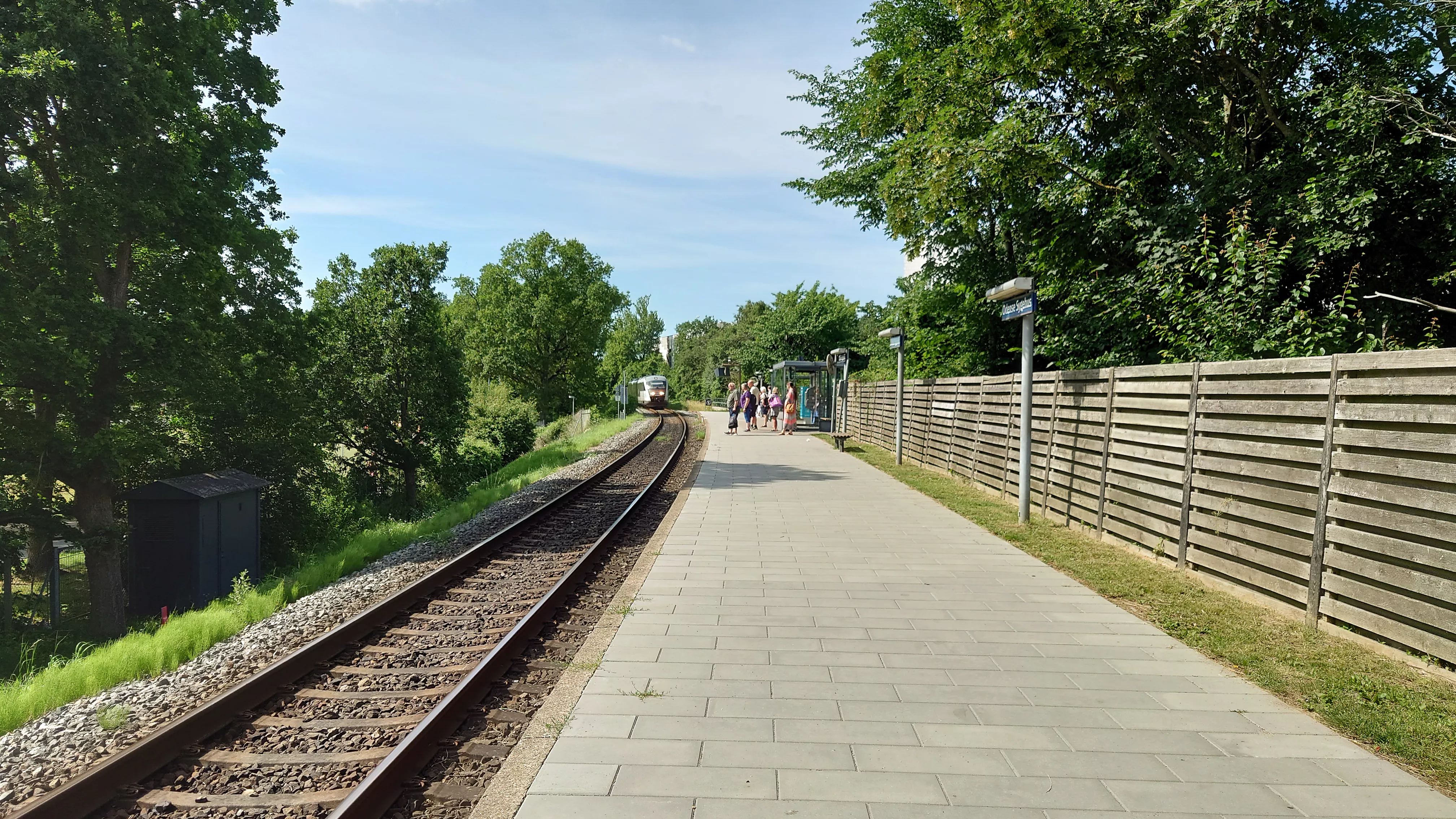 Billede af Odense Sygehus Trinbræt. Billede af Odense Sygehus Trinbræt.