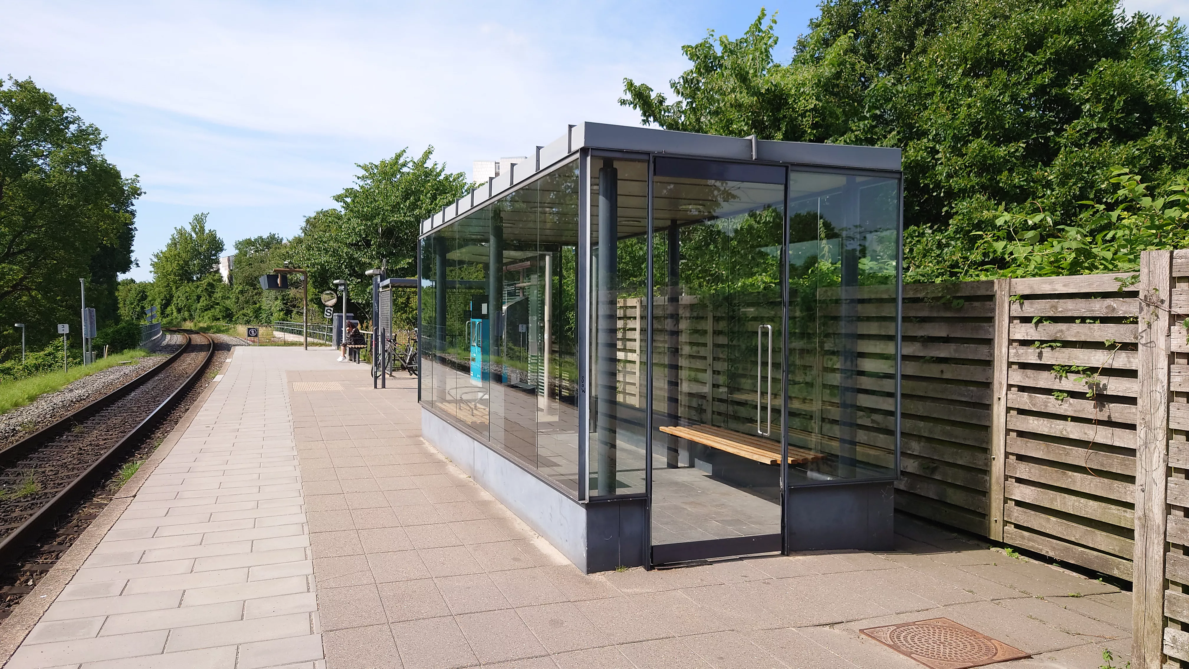 Billede af Odense Sygehus Trinbræt. Billede af Odense Sygehus Trinbræt.