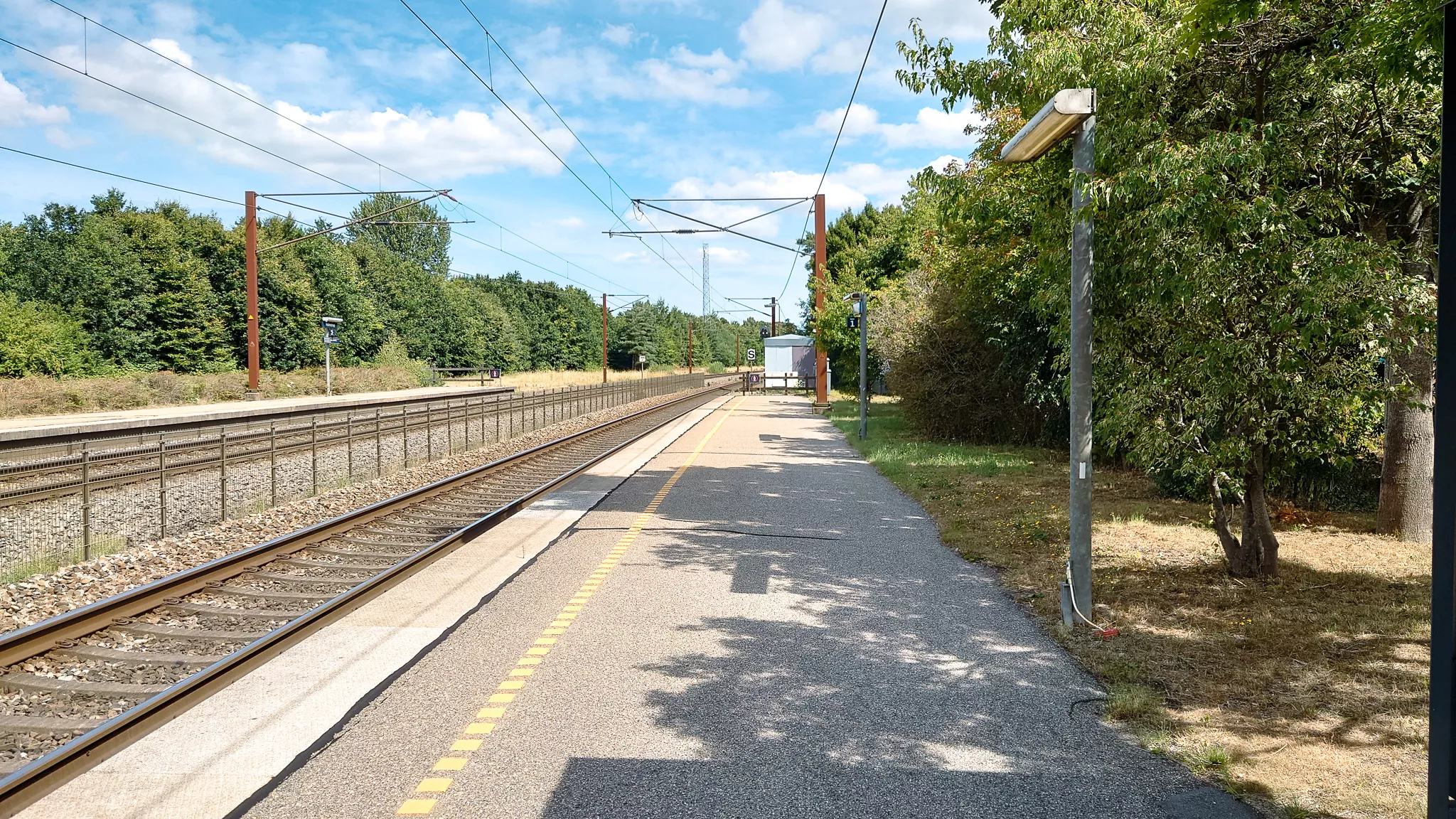 Billede af Holmstrup Trinbræt. Billede af Holmstrup Trinbræt.