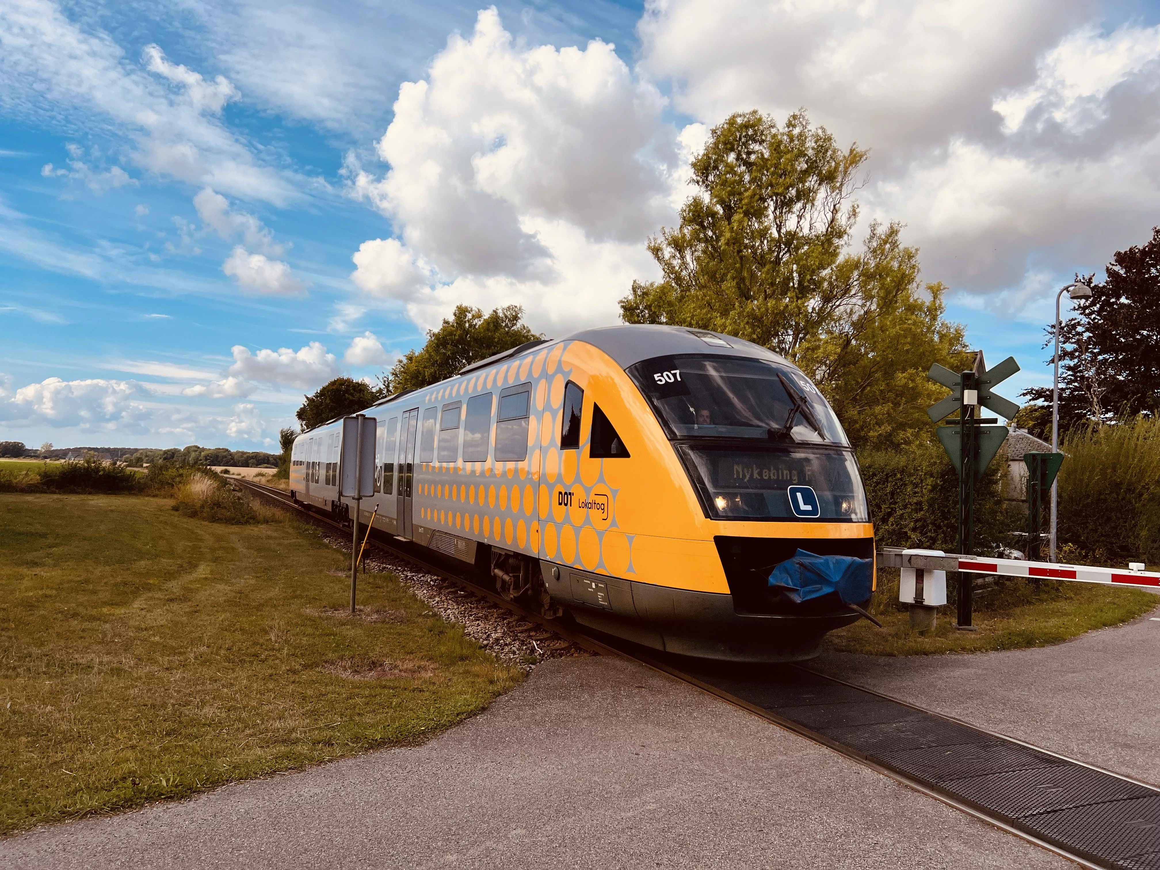 Billede af LT DM 507, tidligere NJJ DM 507 fotograferet ud for Avnede Trinbræt. Billede af LT DM 507, tidligere NJJ DM 507 fotograferet ud for Avnede Trinbræt.
