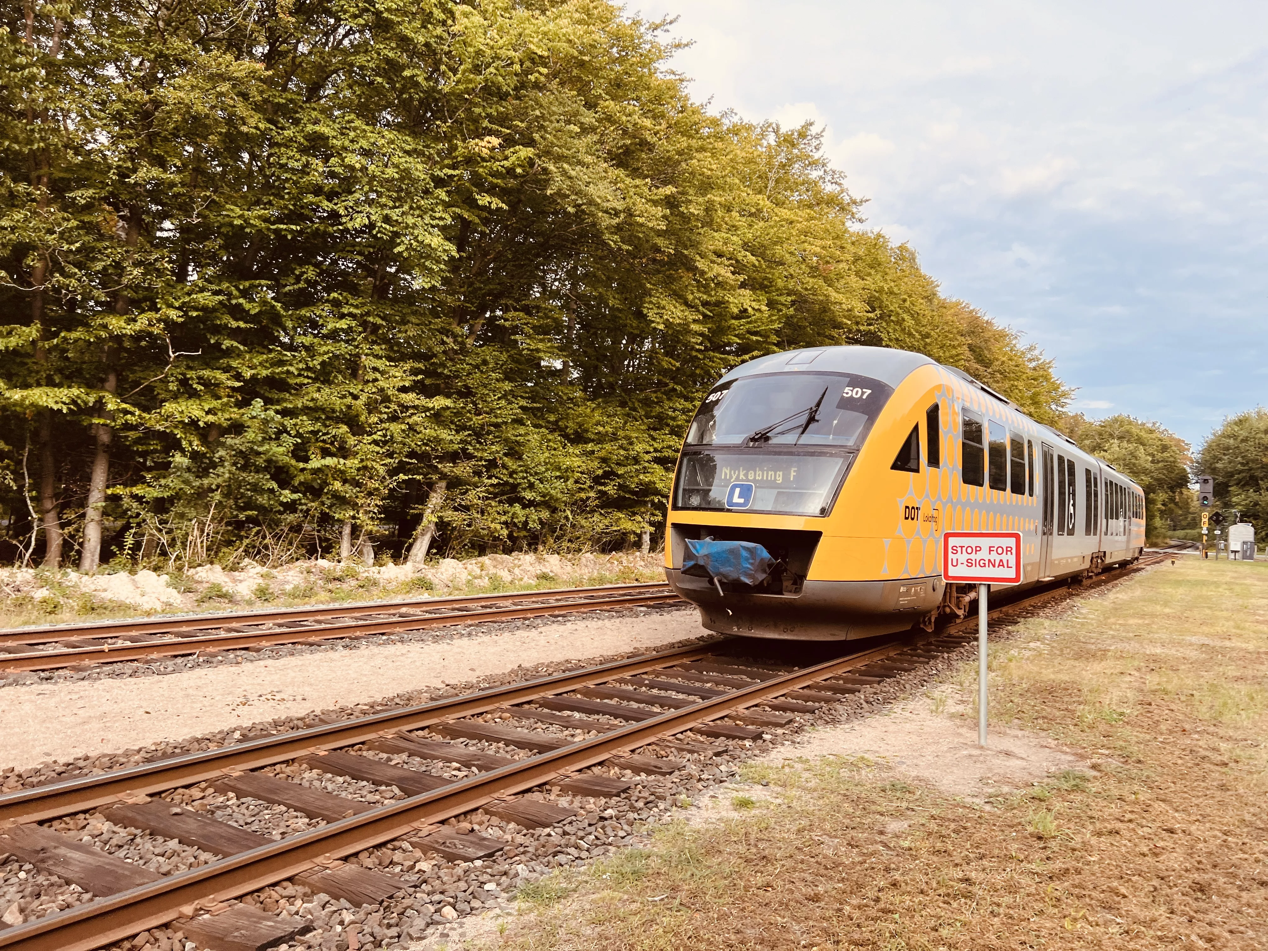 Billede af LT DM 507, tidligere NJJ DM 507 fotograferet ud for Ryde Trinbræt. Billede af LT DM 507, tidligere NJJ DM 507 fotograferet ud for Ryde Trinbræt.