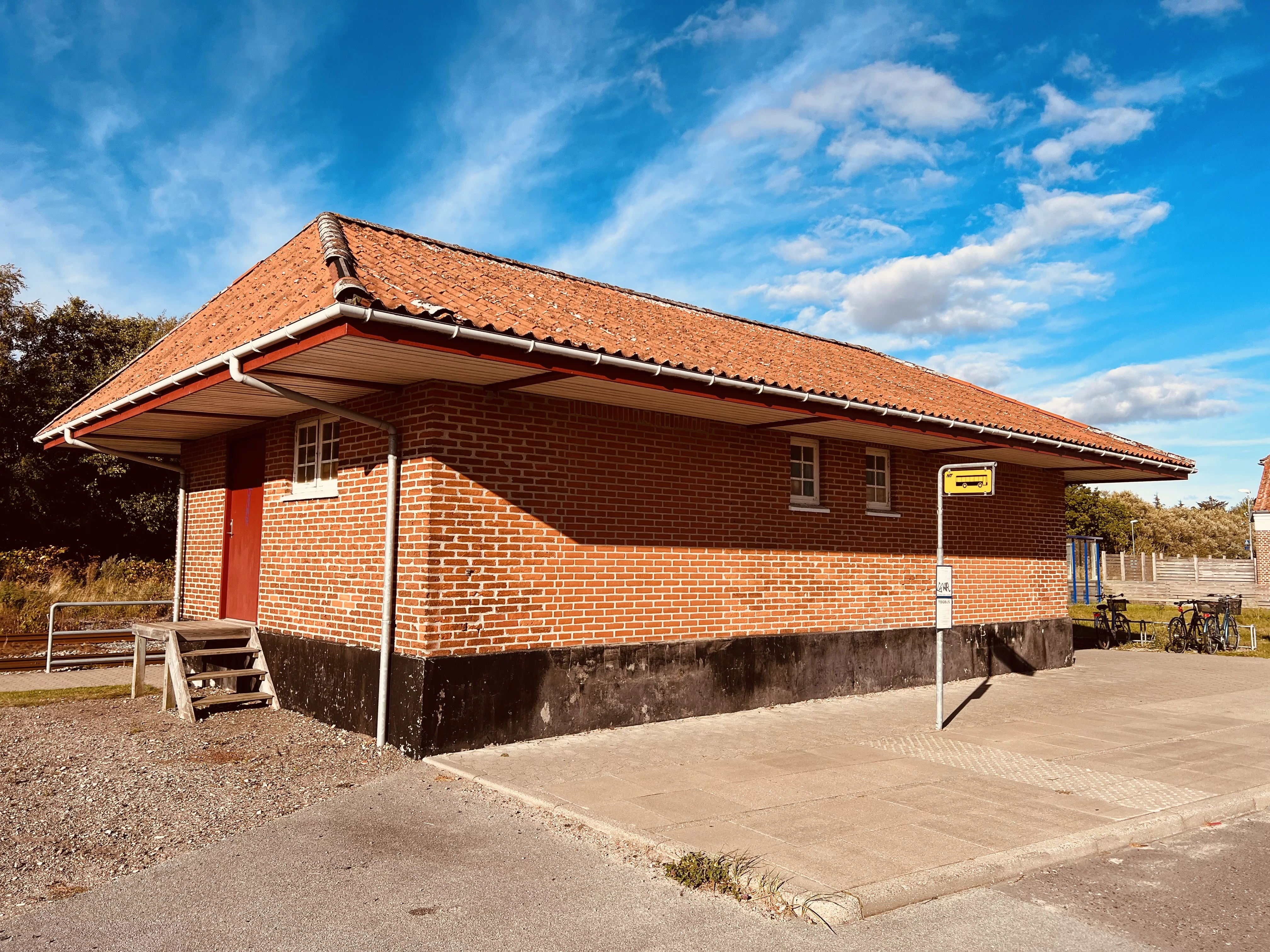 Billede af Strandby Stations varehus.