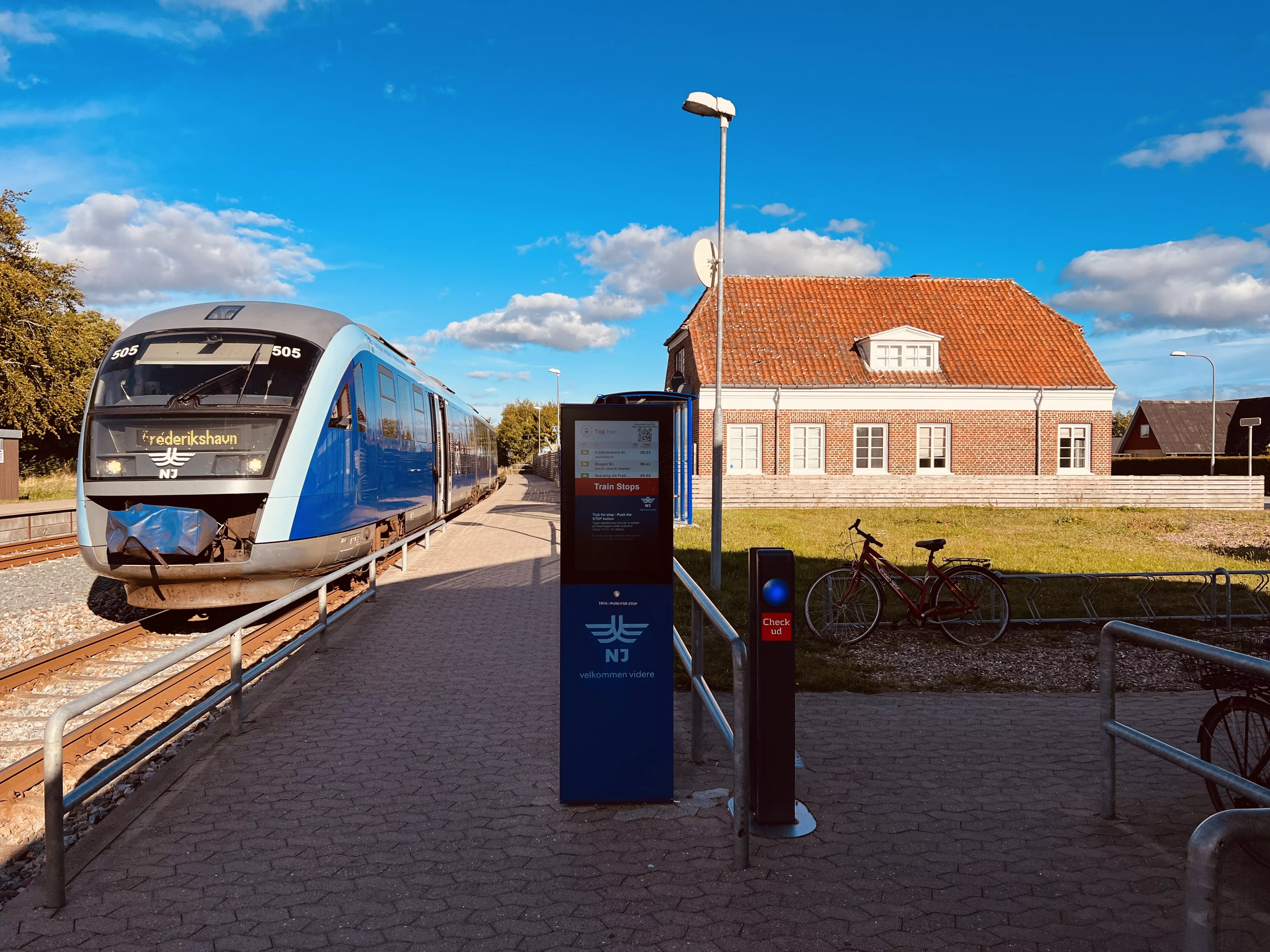Billede af NJJ DM 505 fotograferet ud for Strandby Station. Billede af NJJ DM 505 fotograferet ud for Strandby Station.