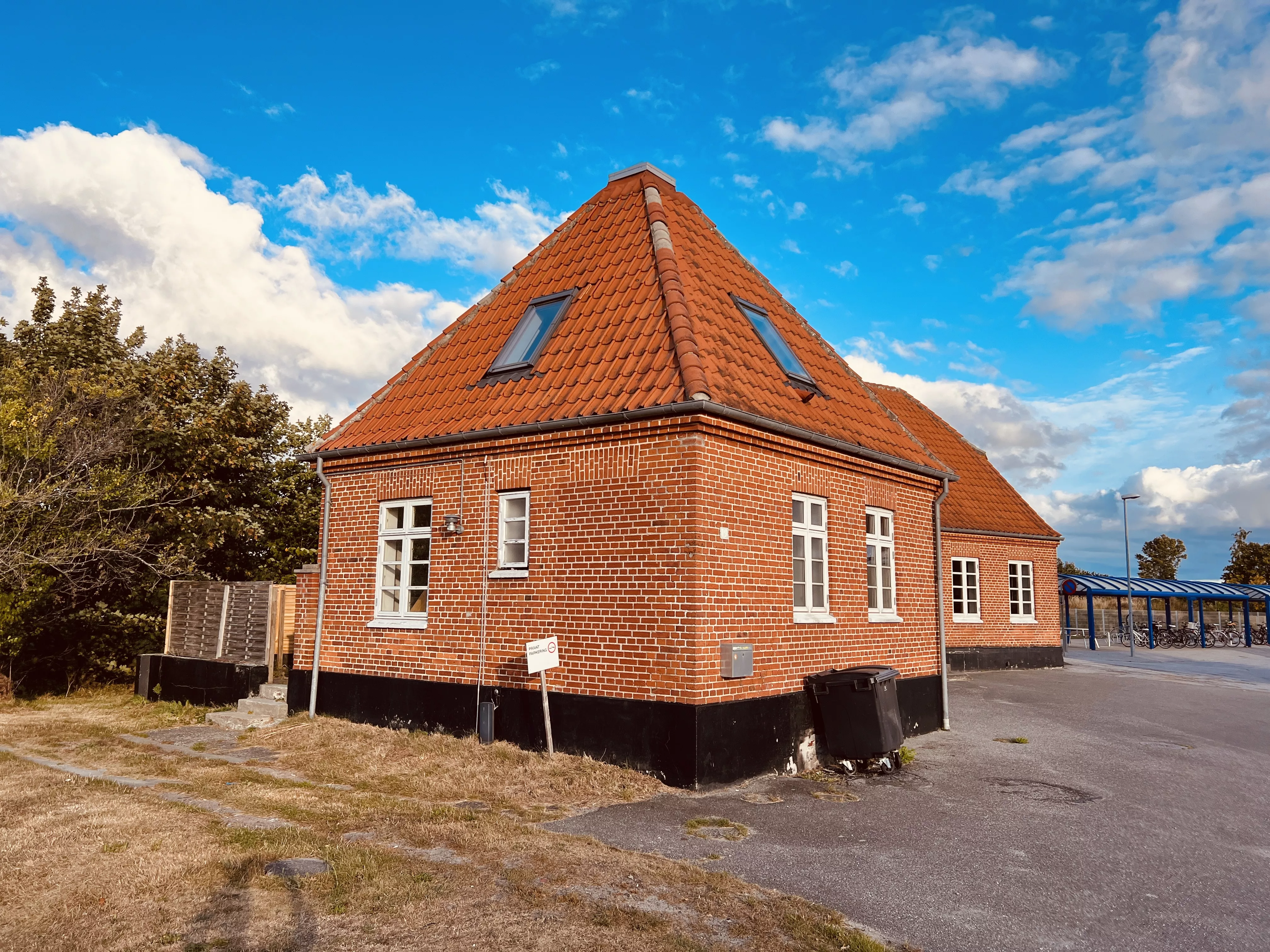 Billede af Ålbæk Station. Billede af Ålbæk Station.