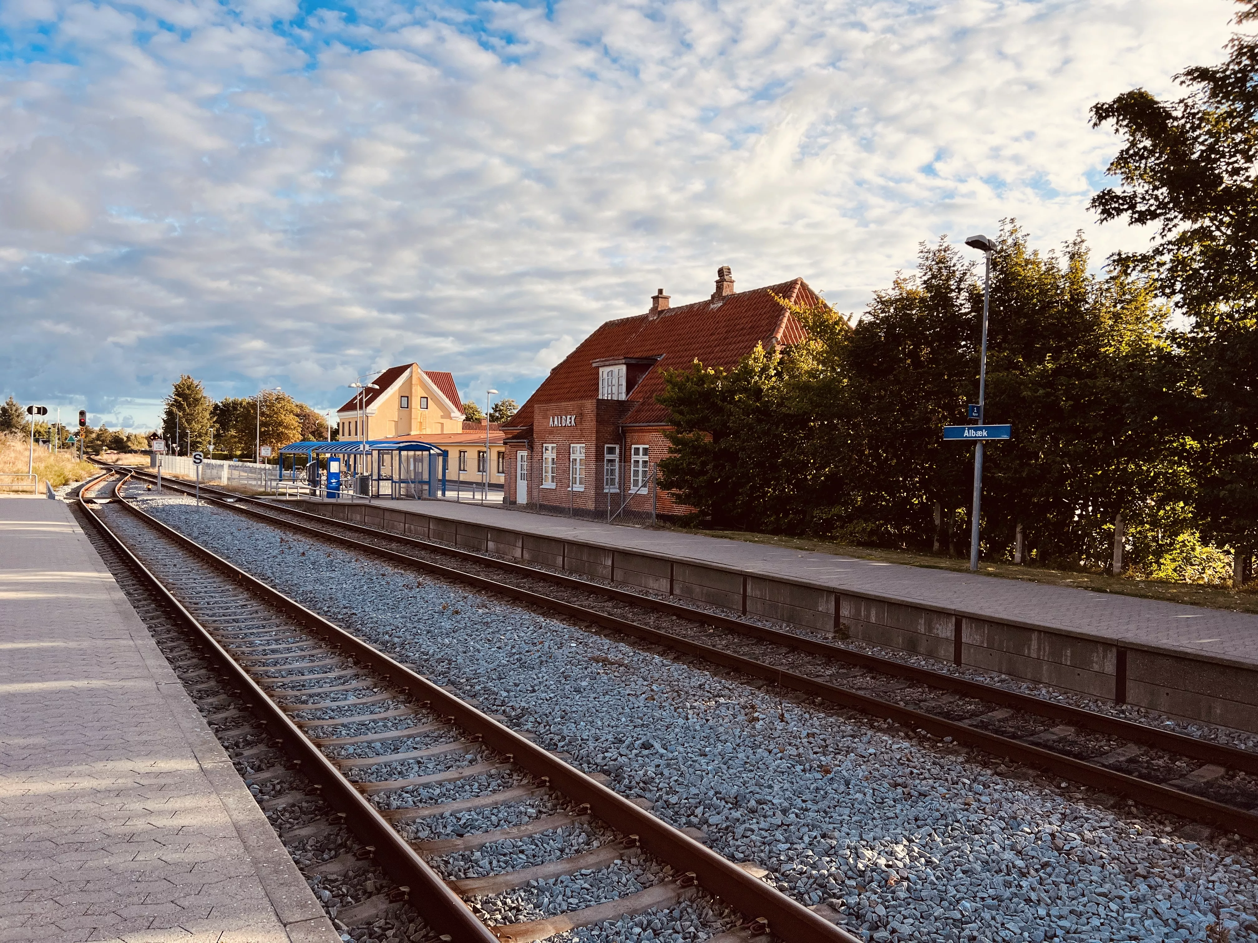 Billede af Ålbæk Station. Billede af Ålbæk Station.