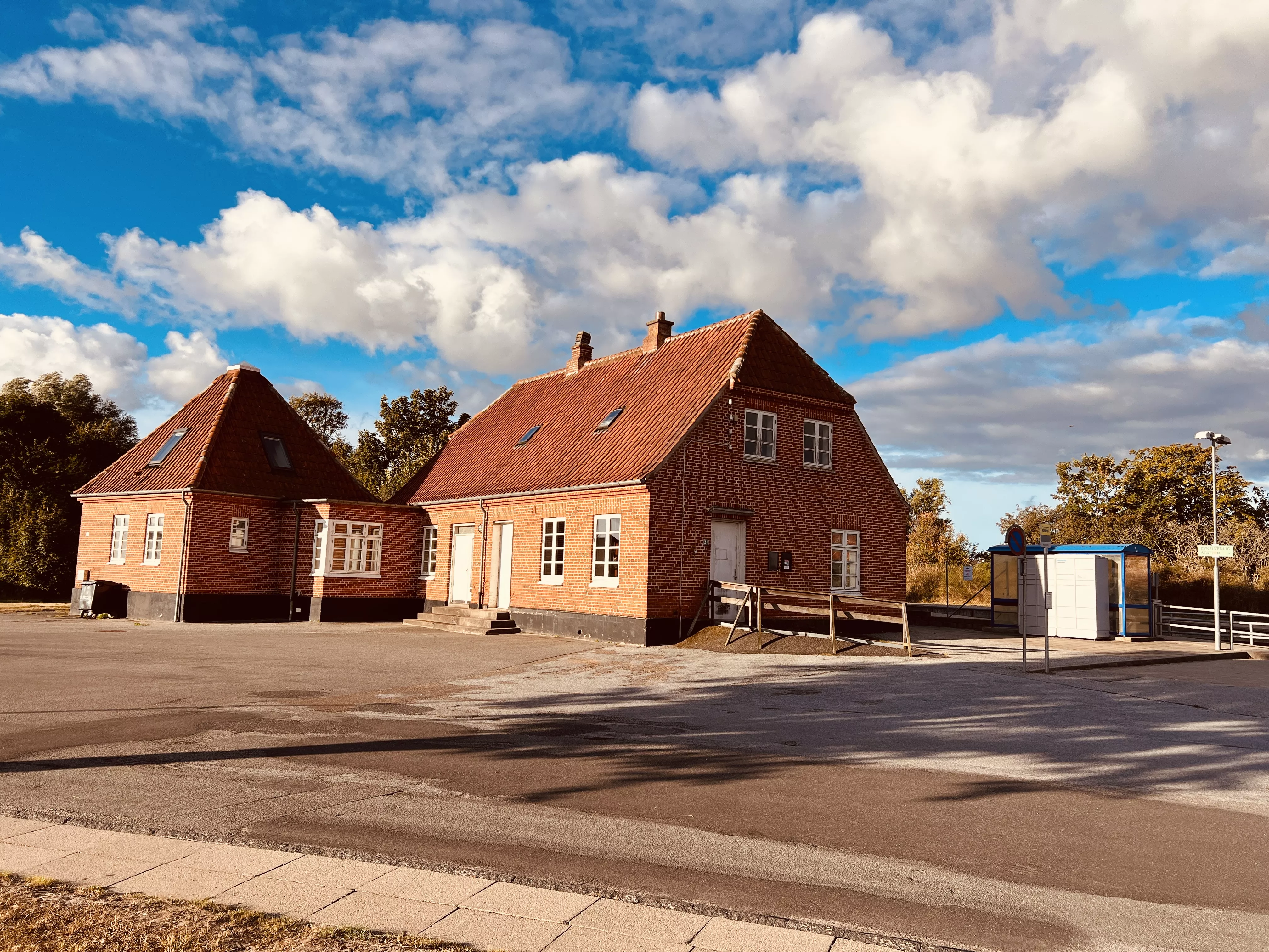 Billede af Ålbæk Station.