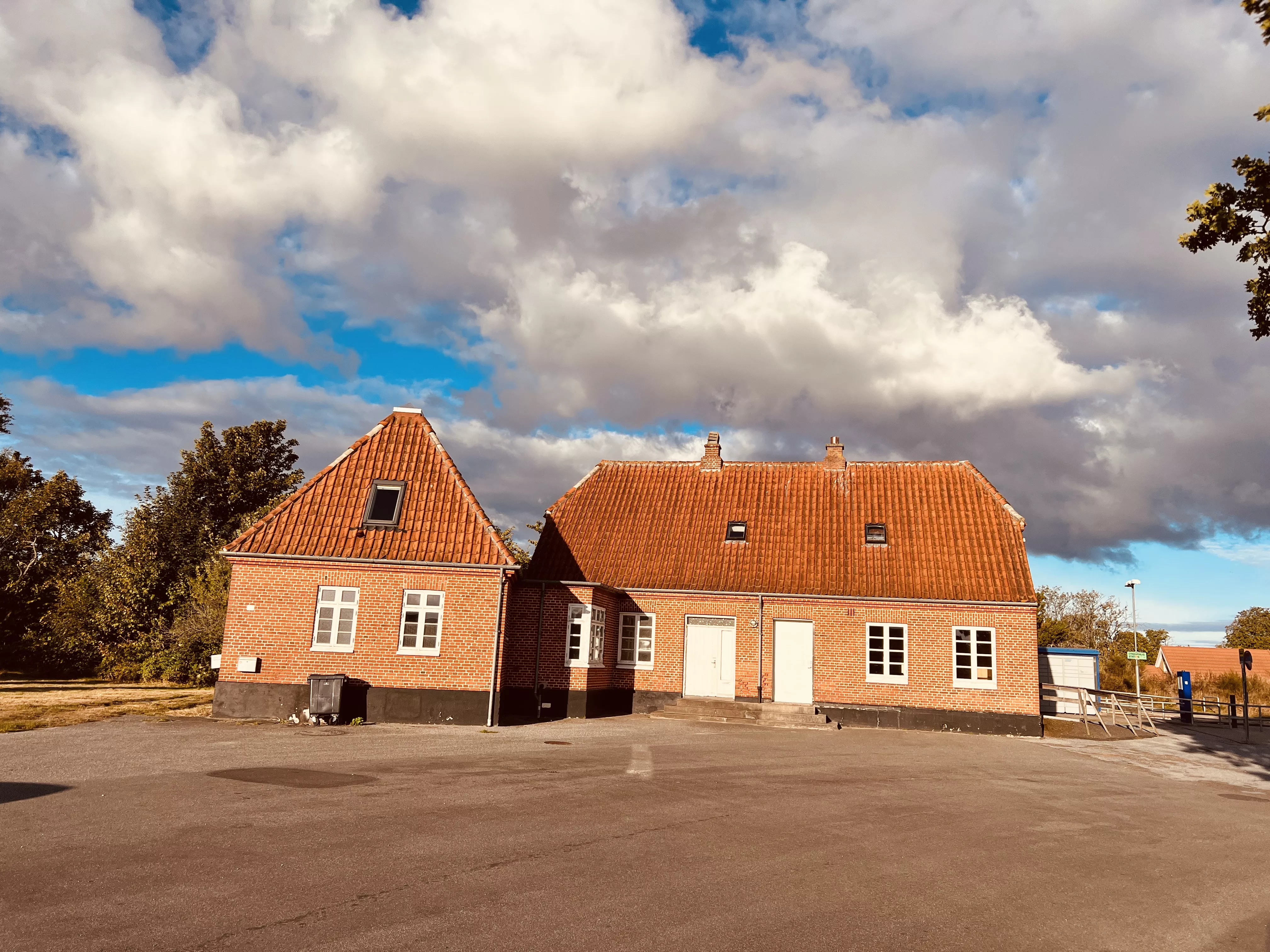 Billede af Ålbæk Station.