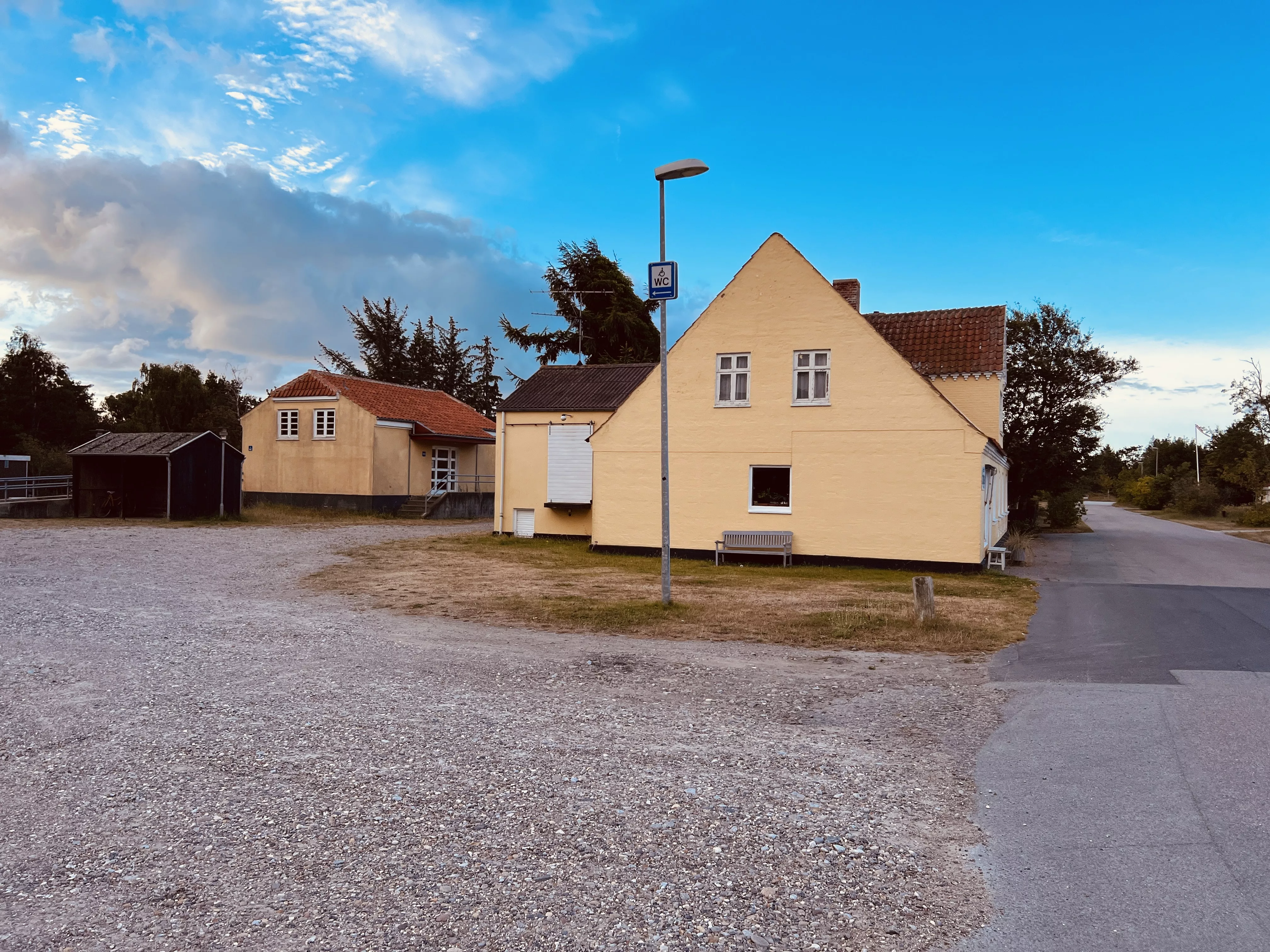 Billede af Hulsig Stations varehus. Billede af Hulsig Stations varehus.
